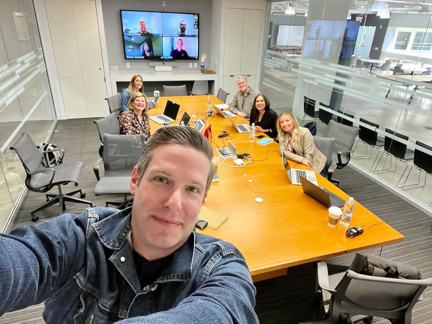 A full day of planning for the Blue Crew with some of the greatest agency partners in the game. Being with these guys somehow makes the chaos reasonable and fun. #bluecrew #iamvz
