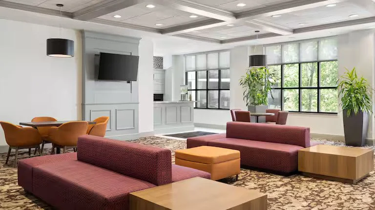Hilton_Garden_Inn_Bloomington_3.jpeg
