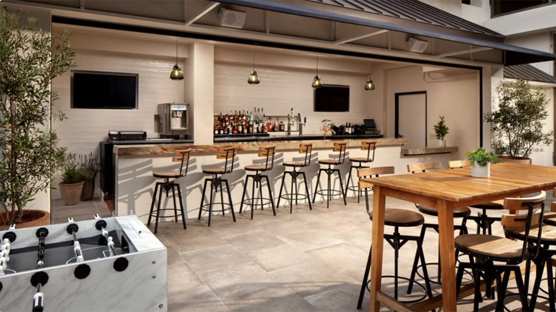 CKC bar ambiance