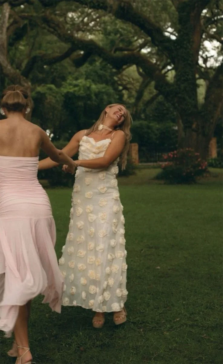 afternoon tea women dancing