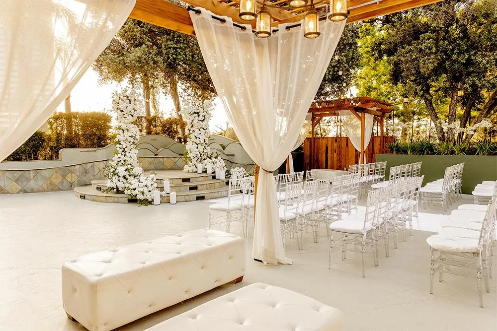 gorgeous wedding venue in the garden