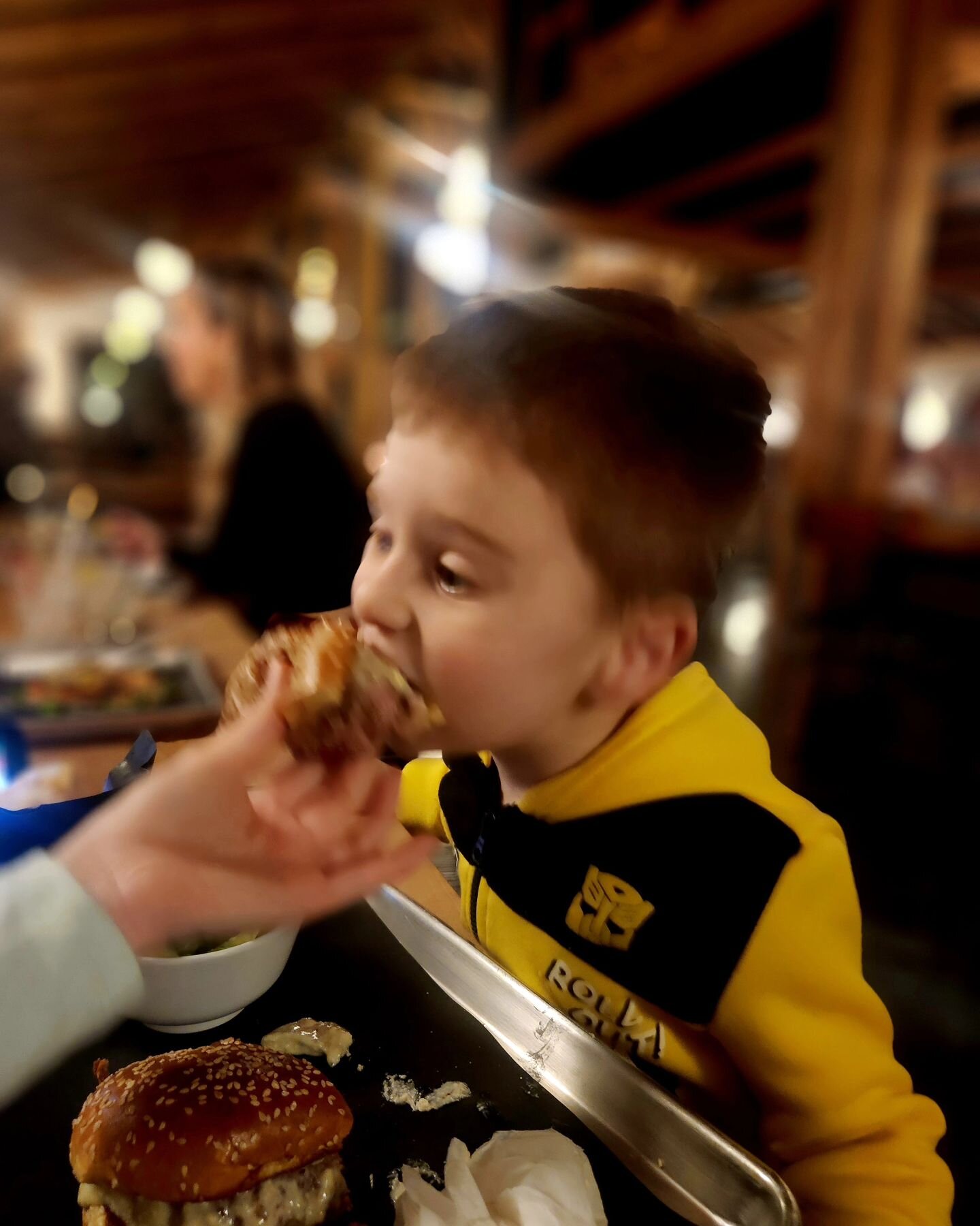 This kid knows what's up 😍 #smokehouse #fsbeef #ciderhouseburger #ciderhousefam #favoritecustomer