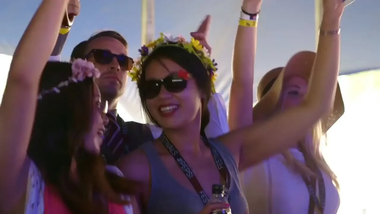 One Hour Entourage at the EDC music festival _ Pepsi Max _ Genius. #LiveForNow [720p].mp4.00_00_51_00.Still011.jpg