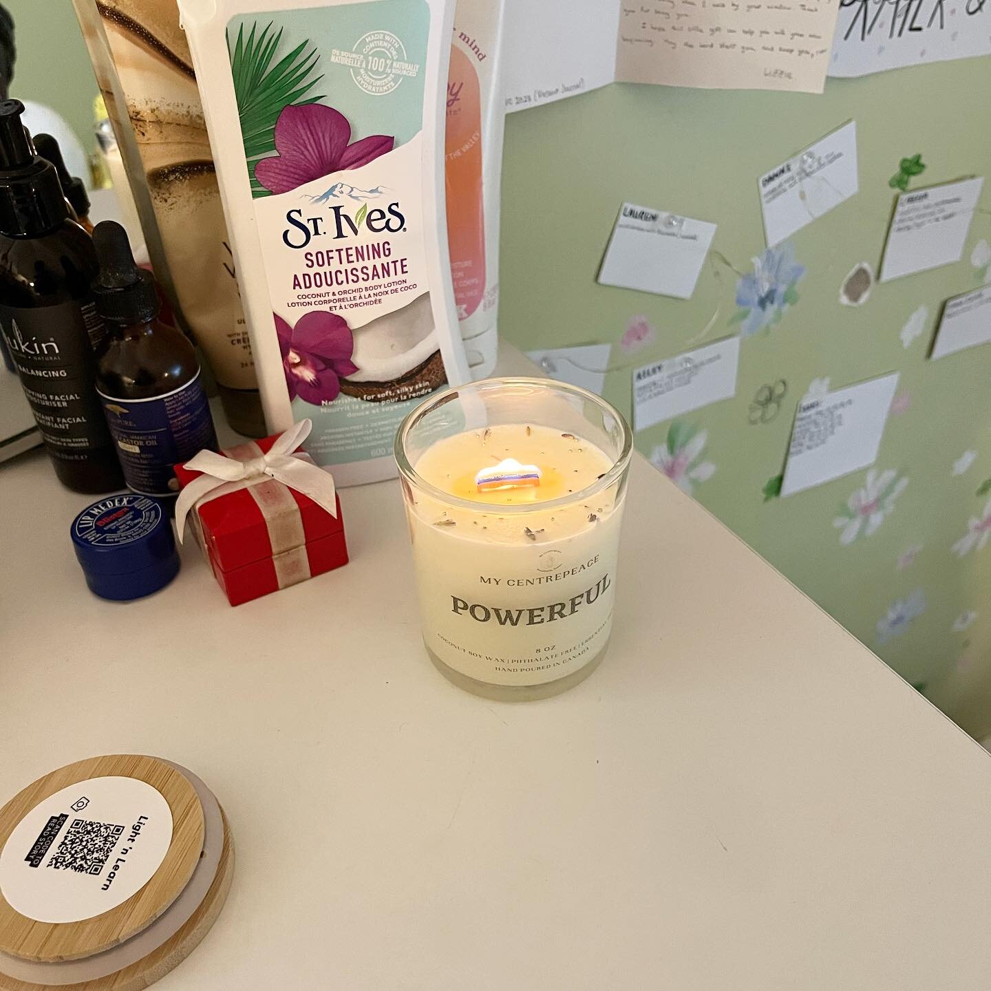 Customer using our #Powerful Candle from last years Light N Learn collection. 

 #blackhistorycanada #blackhistorymonth #customcandles #coconutwax #instacandle #ilovecandles#candlegram #woodenwick #organiccandles#aromatherapycandles #diycandles #hand