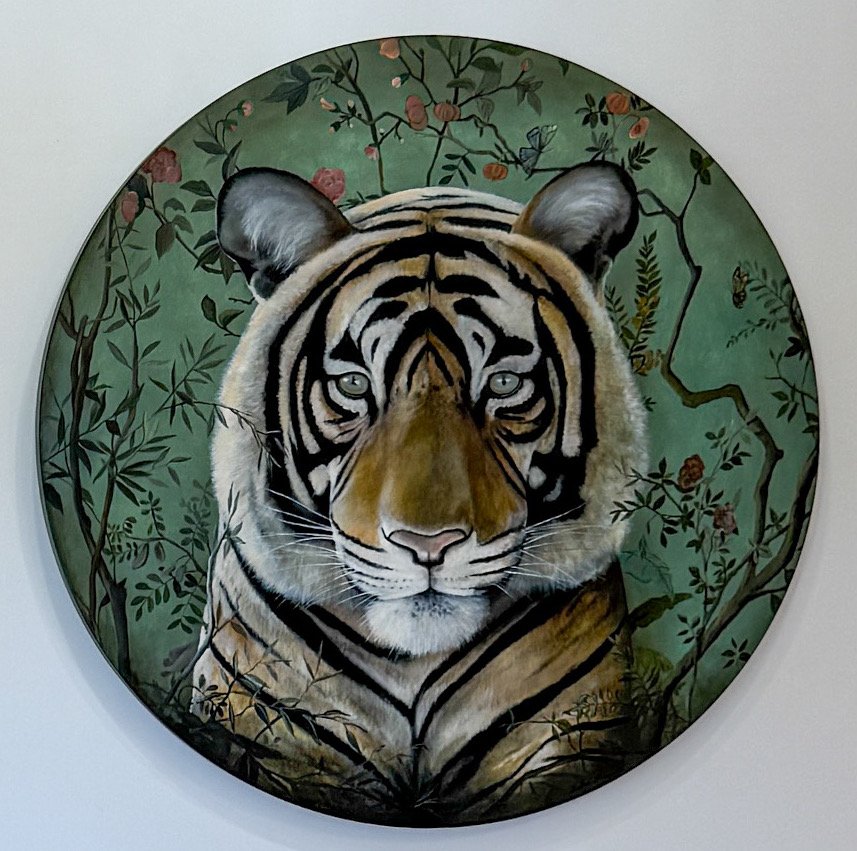 Gucci Tiger, 60" diameter