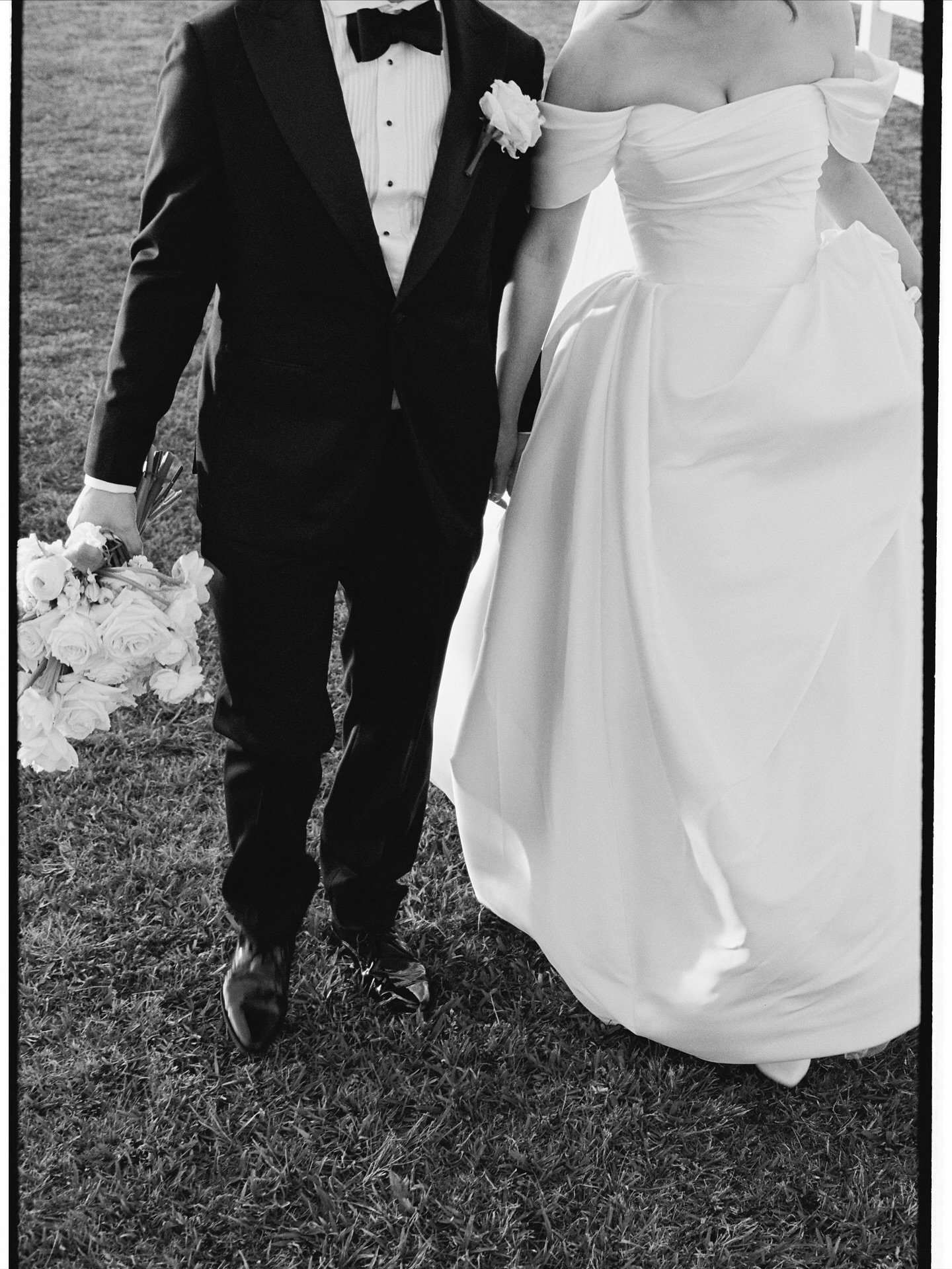 Letting film lead the way, one quiet frame at a time 🎞️

@adamegan 
@amywebstercelebrant 
@darkhorsevineyard 
@airlieandco 
@upbeat.social 
@jademcintoshflowers 
@eternalbridal