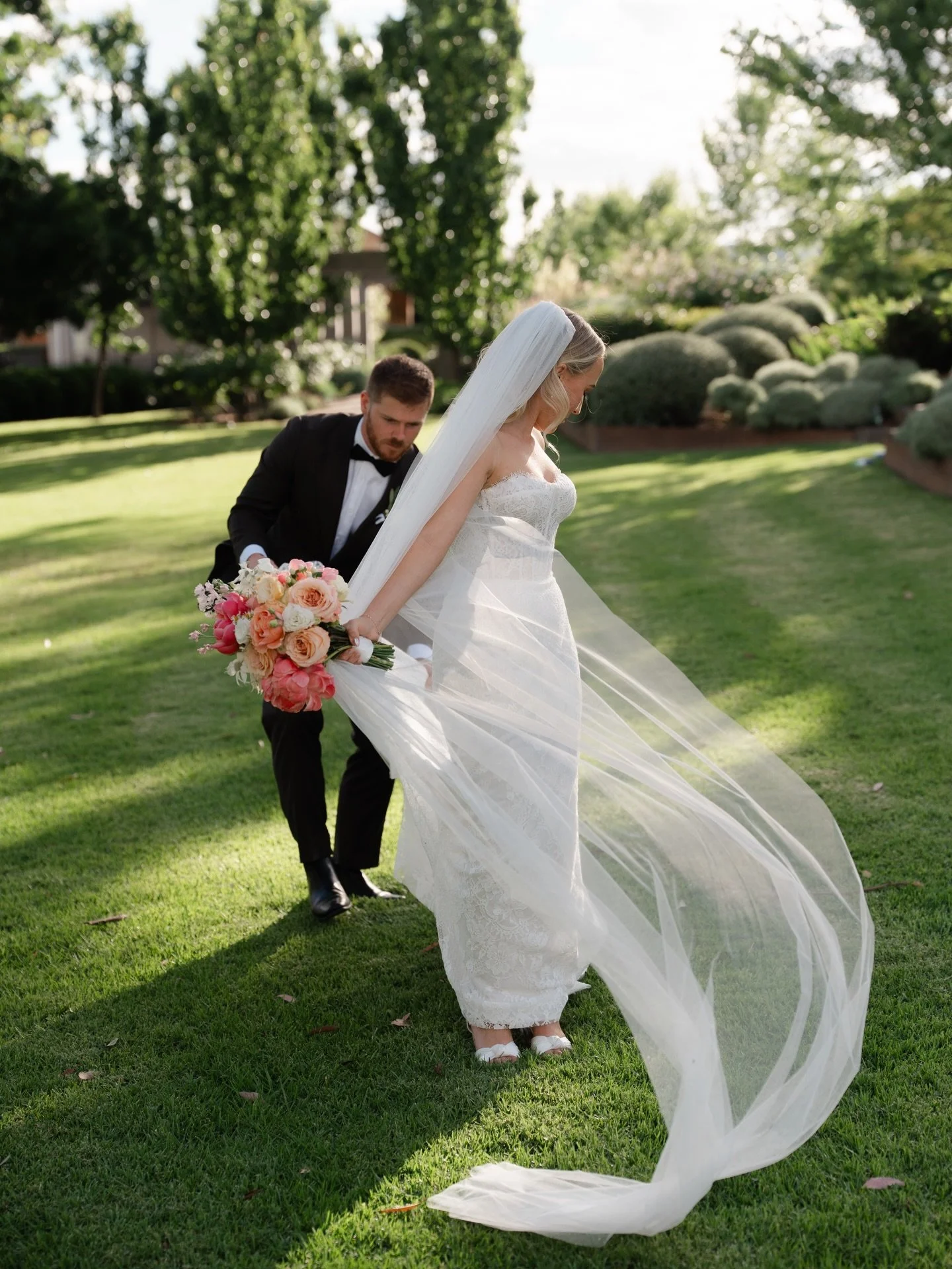 Windswept and laughs walking around the stunning grounds of @goonoogoonoostation 

@adamegan
@goonoogoonoostation
@chloeashtonmakeupartist
@beautylanetamworth
@hitchedbyhazell
@designer_bunches