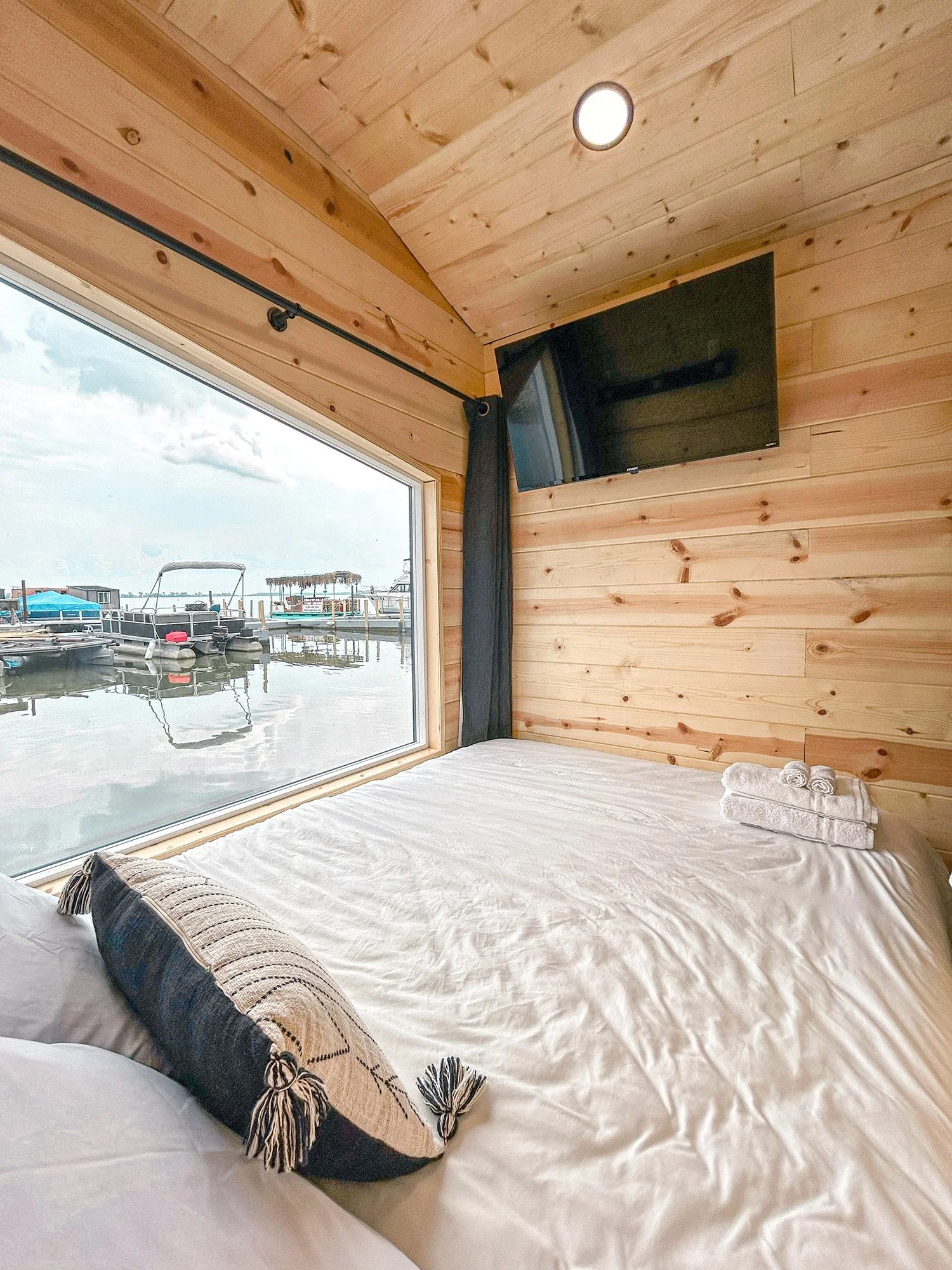 Luxury Houseboat Bed and TV