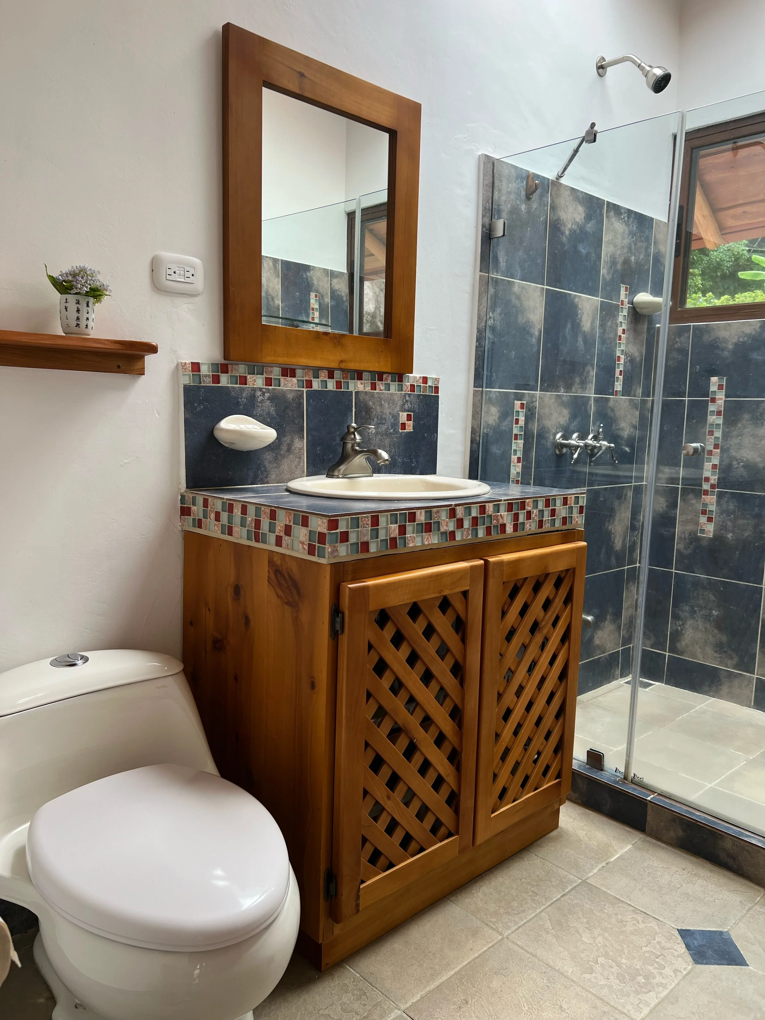 Kayiyana Baño segundo piso.jpg