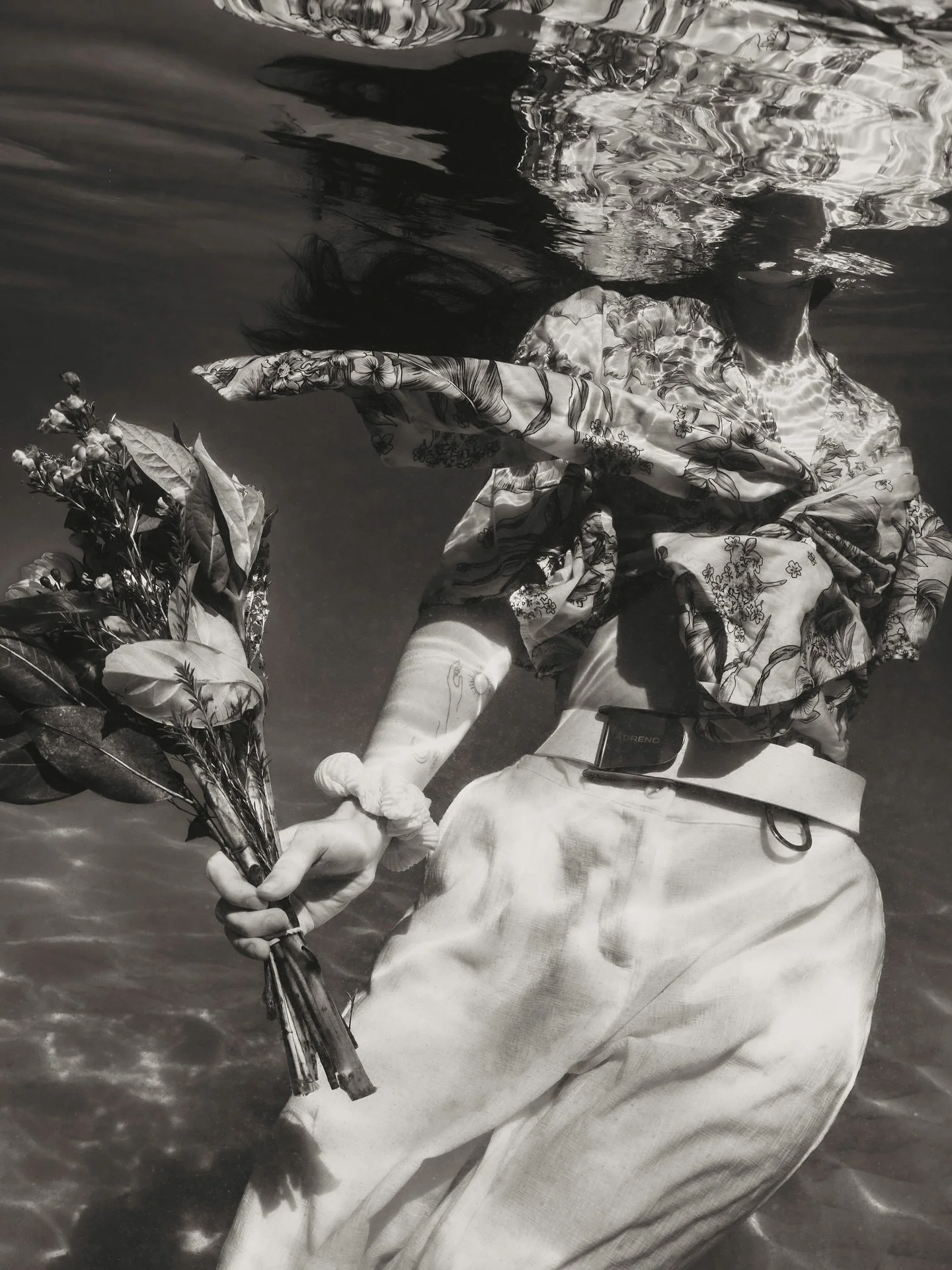 Today&rsquo;s UW Photo workshop with the lovely @sereneshana56 🧜&zwj;♀️🥹🫶

We played with different settings, lighting, angles and learnt a bunch of new editing skills while drinking our coffees after the shoot! 📸💖

Would you believe this was Sh