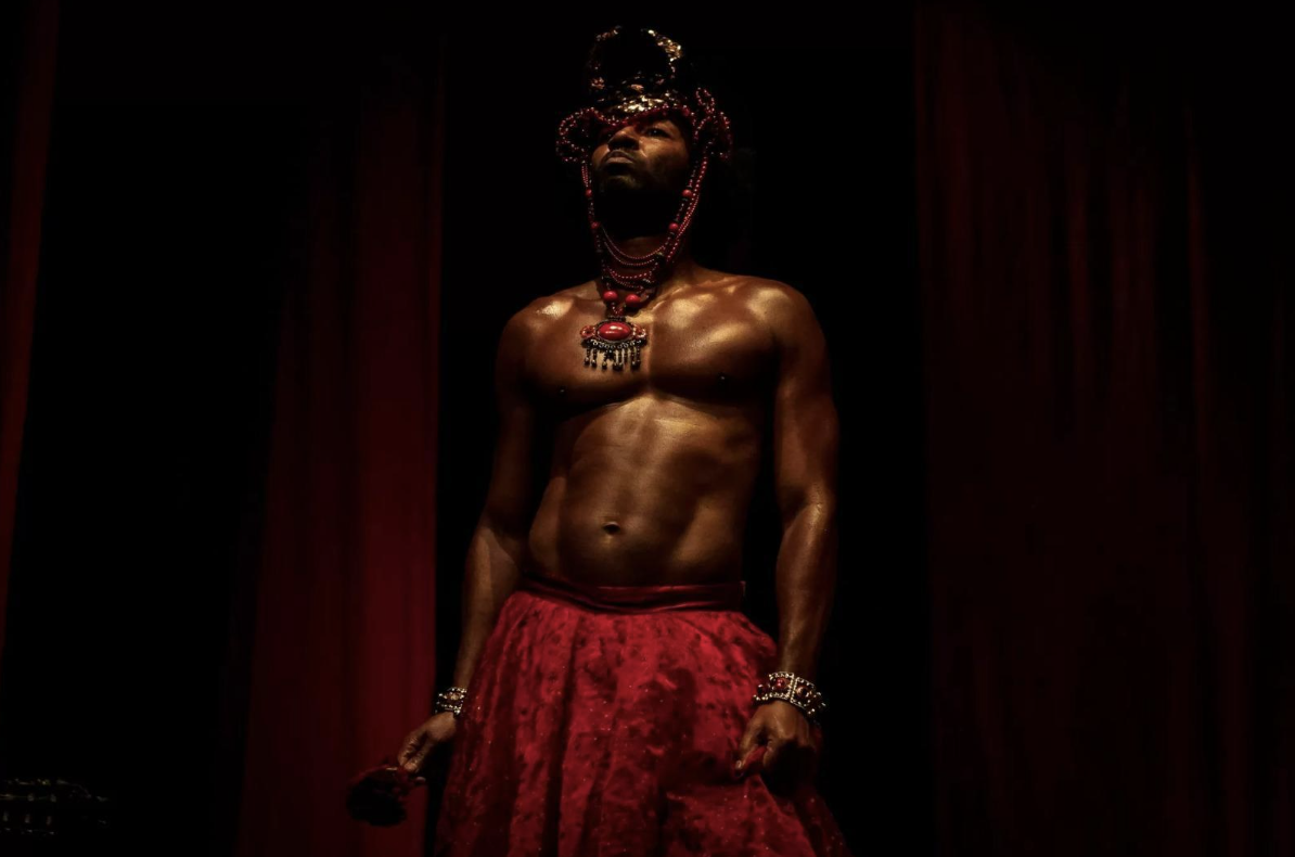 “O palco como trincheira”: Grupo dos Dez traz turnê de teatro com temas sociais; confira as datas