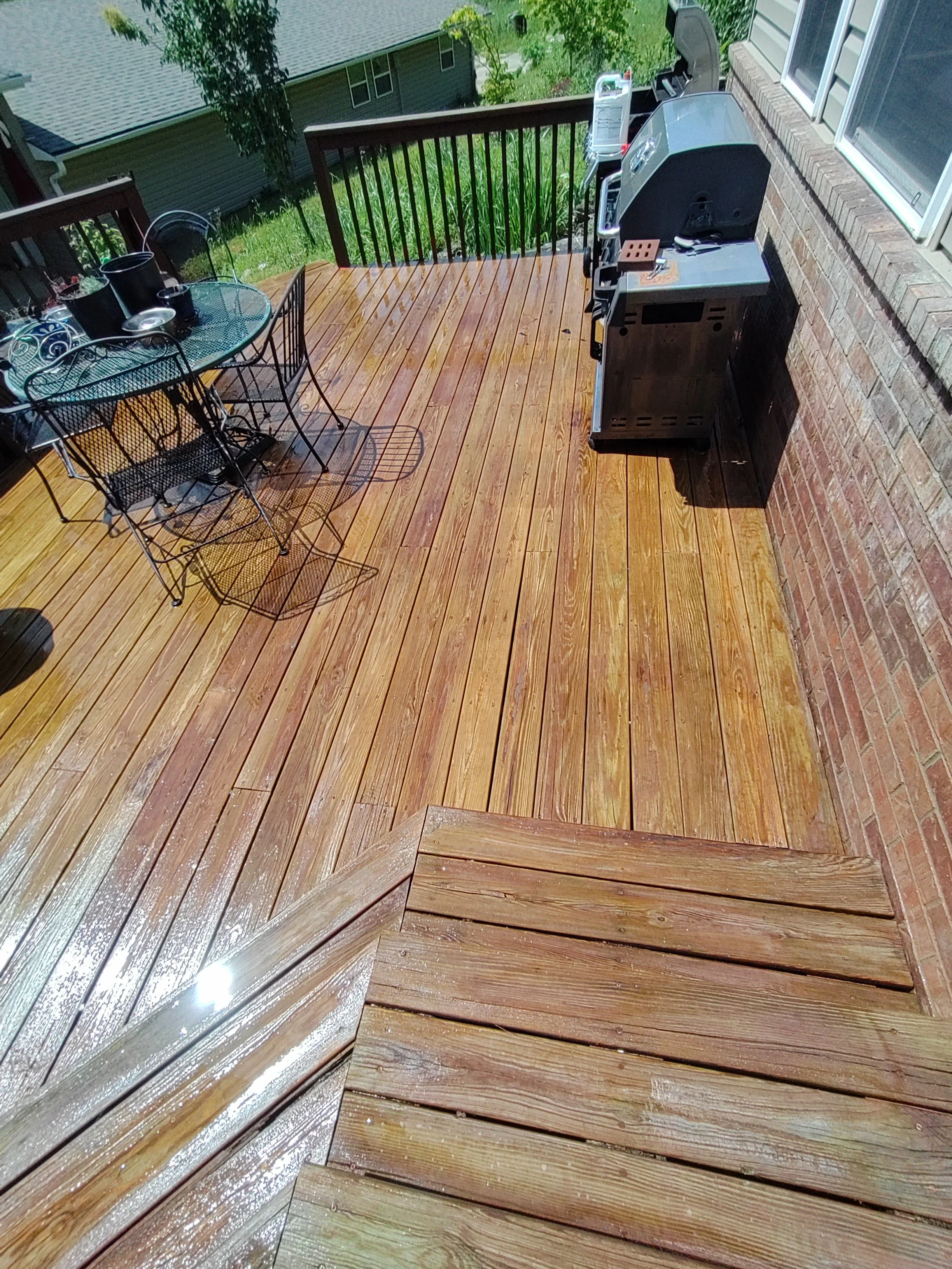 Pressure Washing: Deck Washing