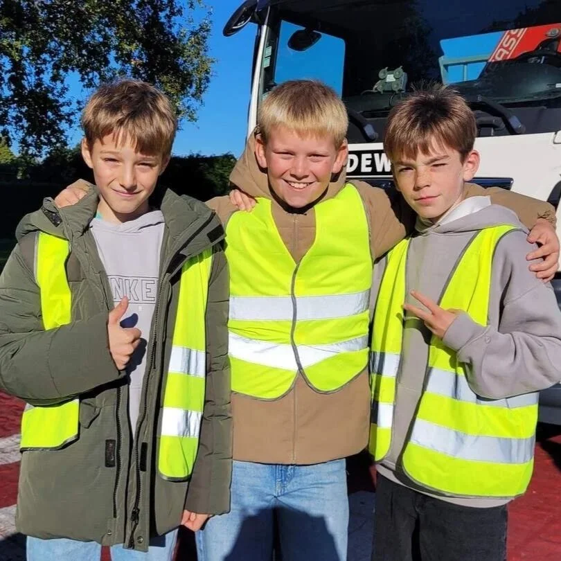 Zo’n 500 leerlingen uit Sint-Job kruipen achter het stuur van een vrachtwagen: “Pas dan zie je hoe groot de dode hoek is”