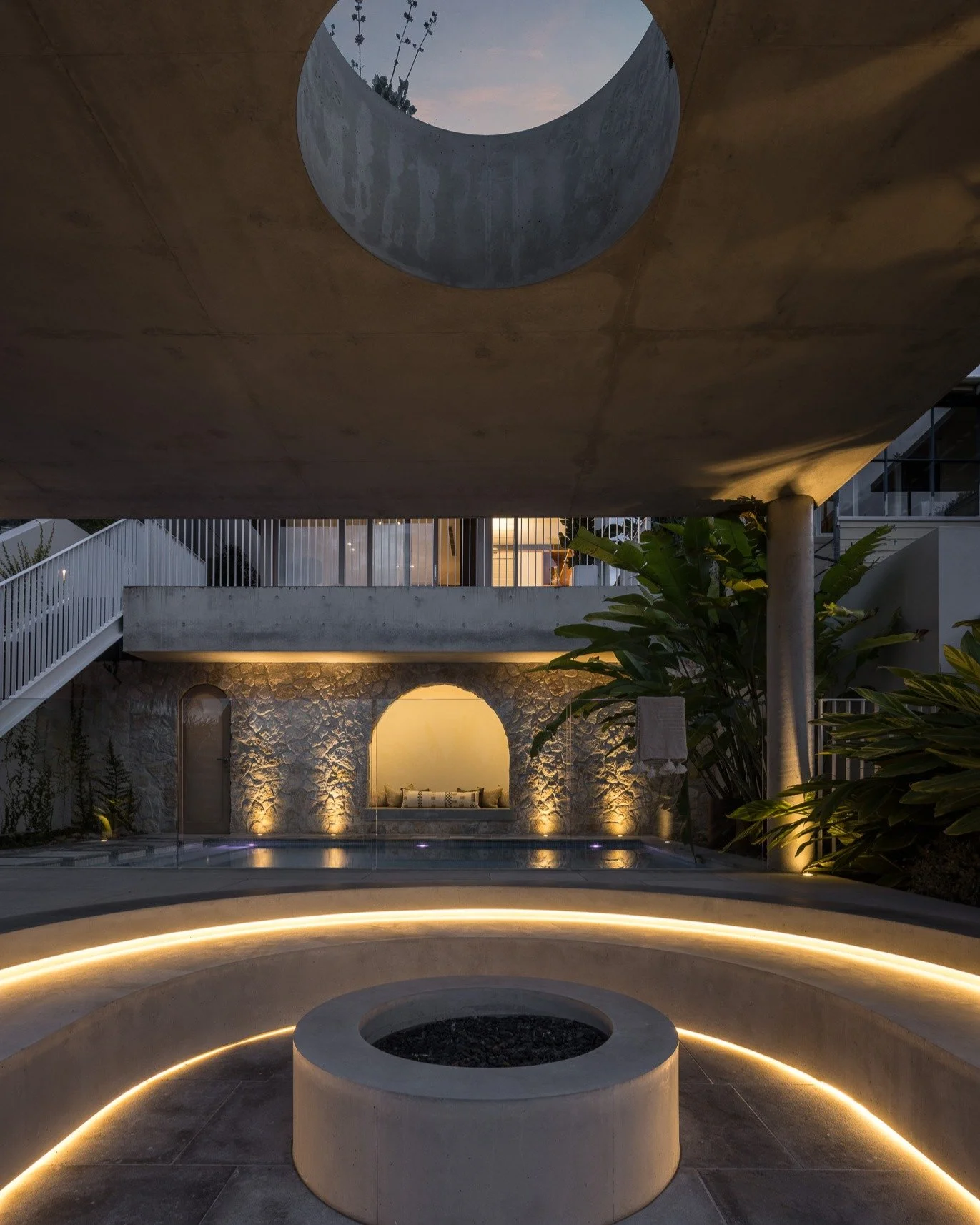 A lighting designer bridges the gap between design intent and flawless execution.

We interpret the vision, then translate it into lighting that performs with purpose and precision.

From beam angles to control systems, every detail is calibrated to 