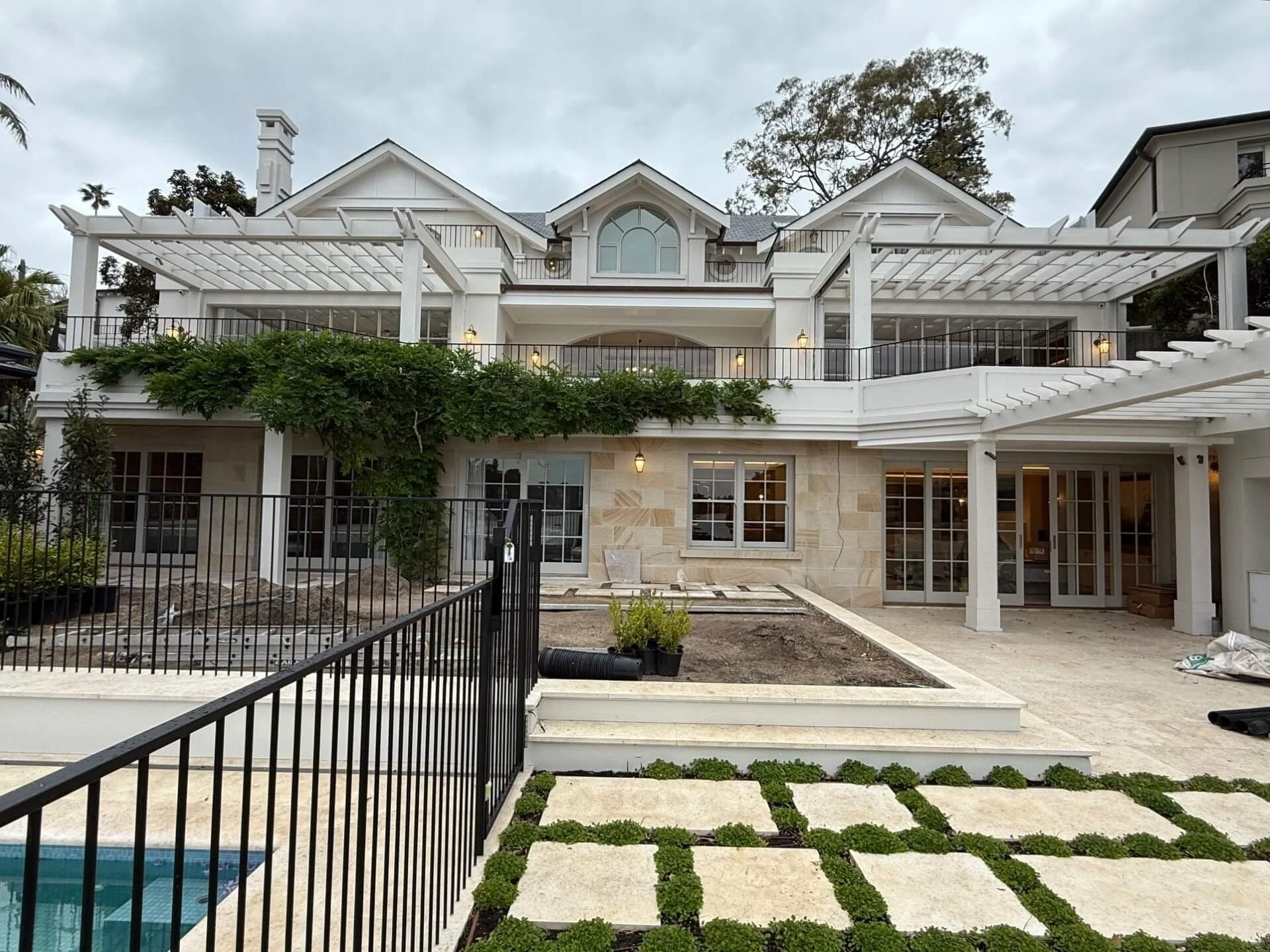 old walls, new light:&nbsp; a designers’ guide to renovation lighting