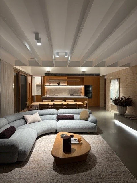 Lighting Heights &amp; Volumes

Lesson 4: Gyprock Ceilings

Gyprock ceilings appear simple, yet often conceal the most constraints. Services, structure and limited cavity depths frequently restrict fixture selection.

Poor coordination at this stage 