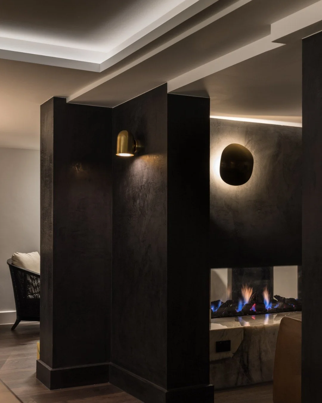 Setting The Scene

LESSON 1 - Layering Light

Lighting should never rely on a single source.

The most successful spaces are built in layers -  ambient light to establish mood, task lighting to support functionality, and feature lighting to create de