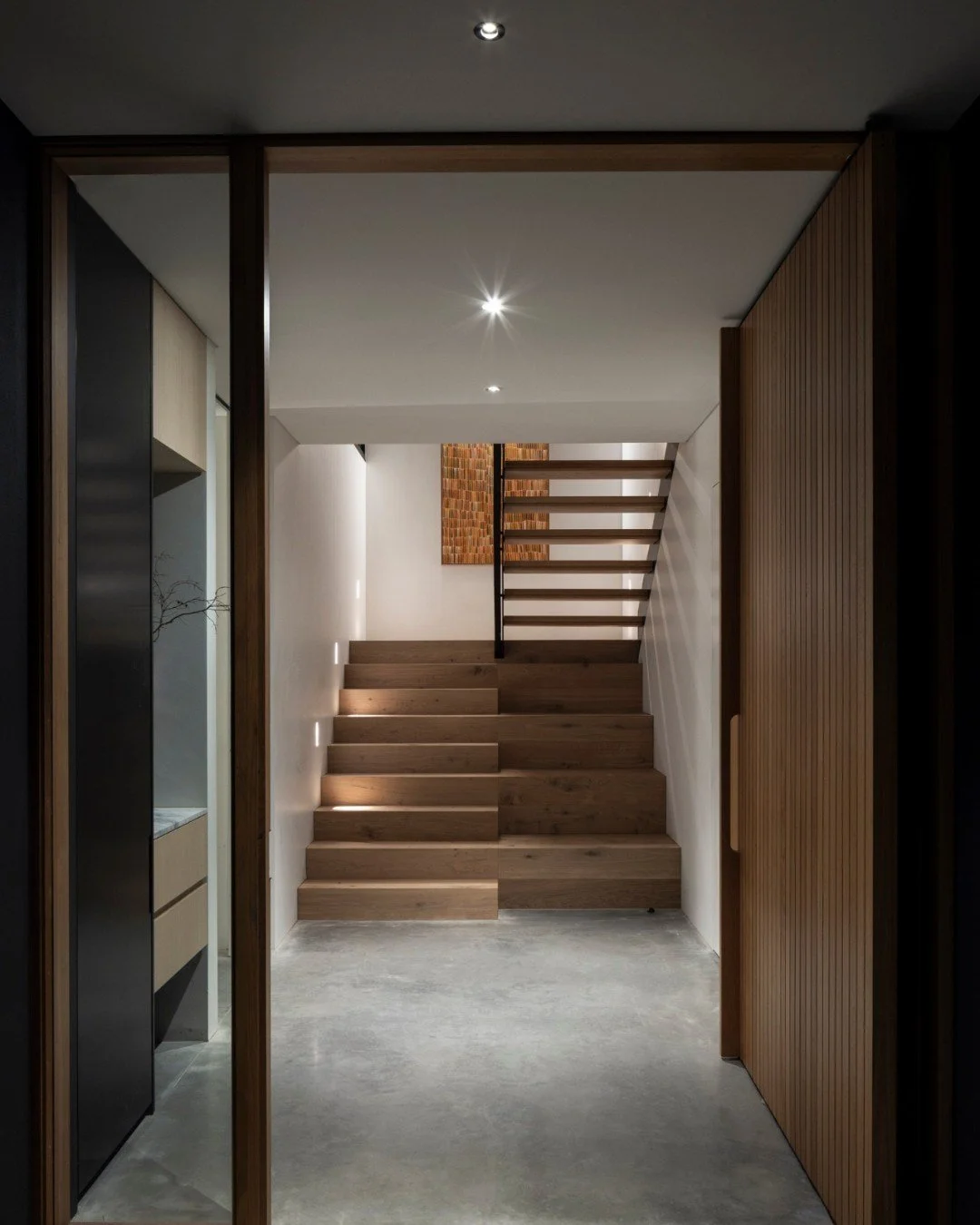 Lesson 2 - Design Hacks for Common Areas

In multi-residential buildings, shared spaces shape the resident experience.

From the lobby to the corridor, lighting sets the tone for the entire building.

Key strategies include:
&bull; Feature lighting t