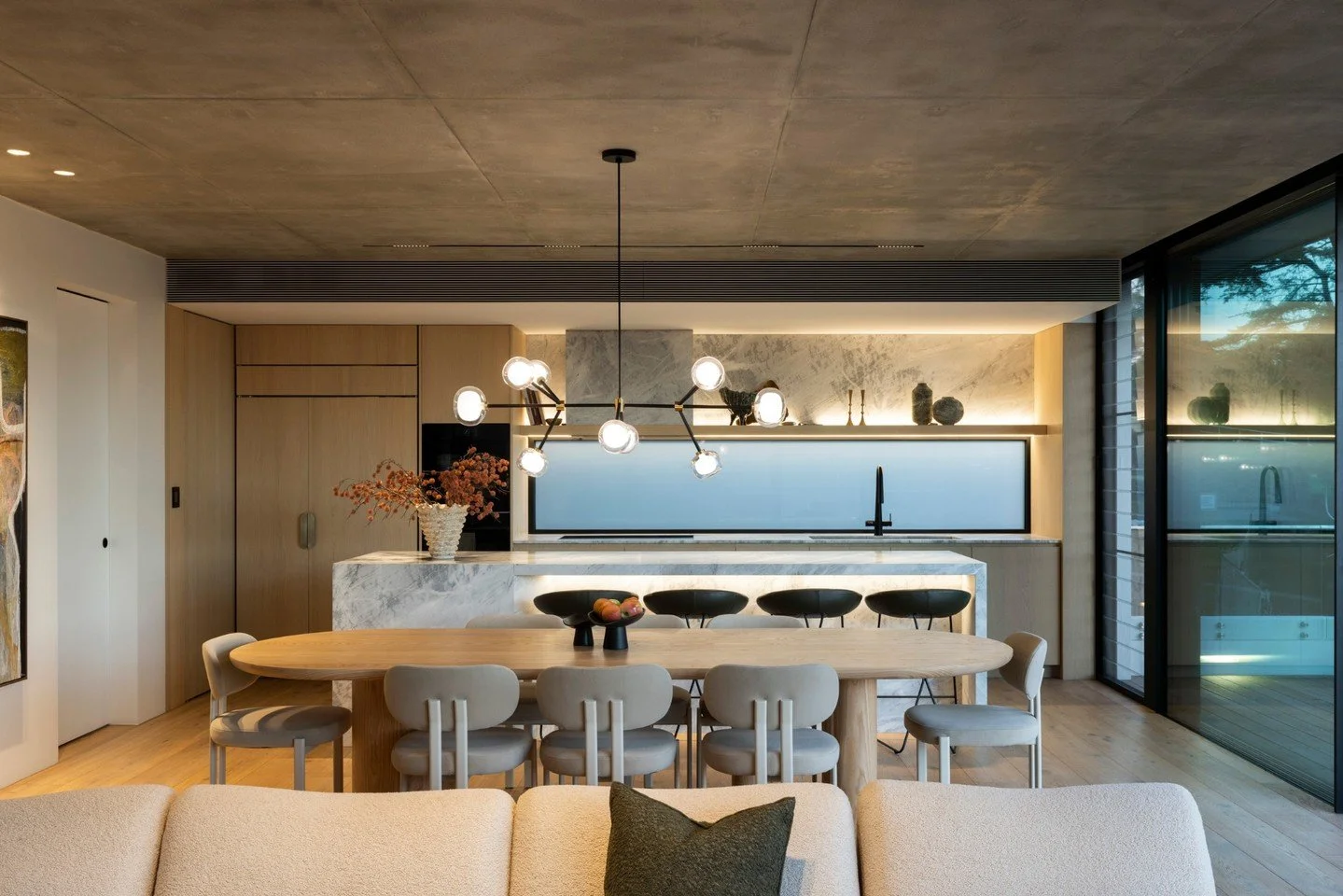 Lesson 3 - Installation Constraints &amp; Solutions

Lighting design rarely exists in isolation.

In multi-residential buildings, installation constraints often shape the final solution.

Common challenges include:
&bull; Limited ceiling cavities
&bu