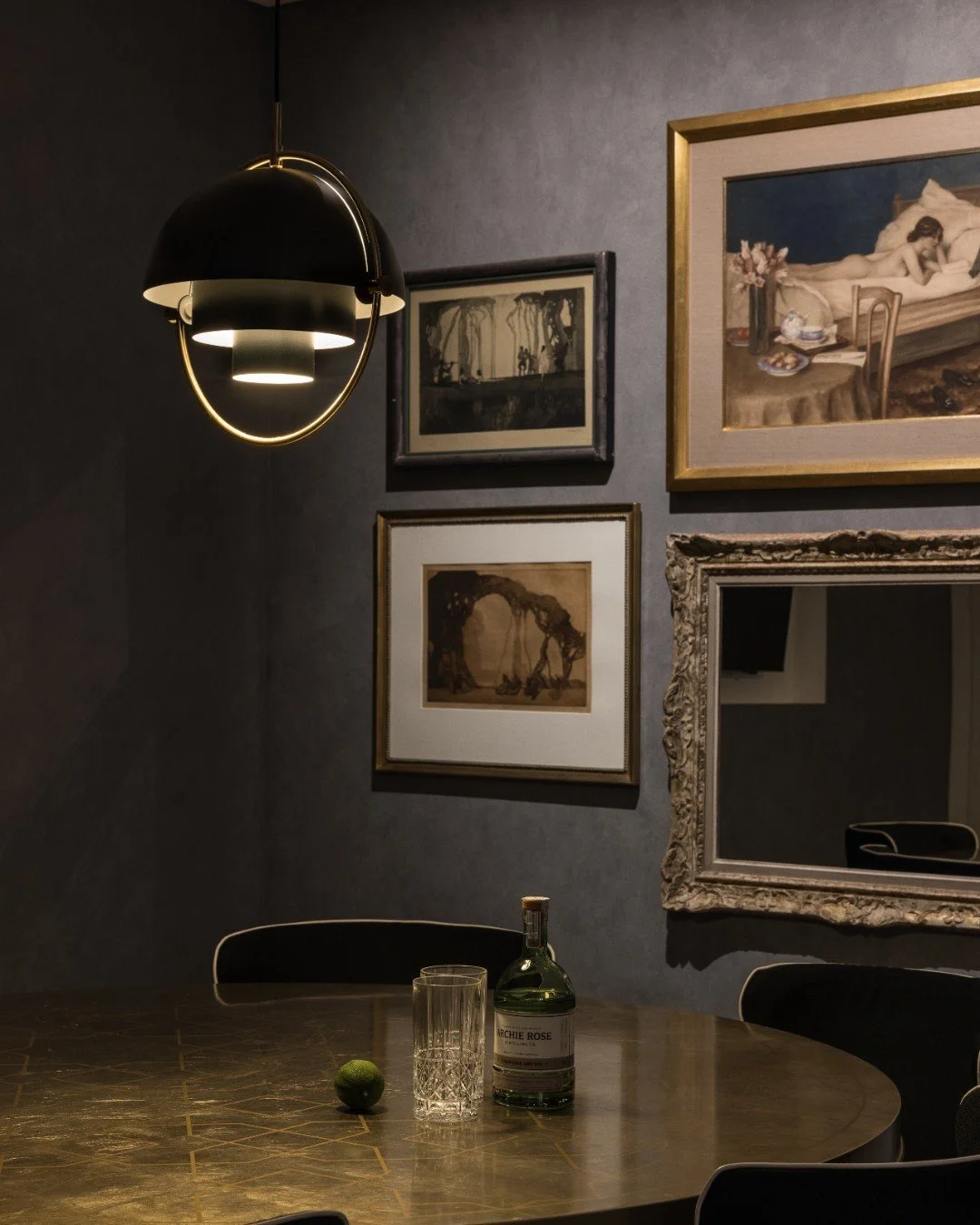 Lighting Artwork and Objet D'art
Lesson 1 - Wall Washing Over Downlighting

Lighting artwork from above with a standard downlight often results in glare, shadowing, and uneven distribution. It flattens the piece and disrupts the viewing experience.

