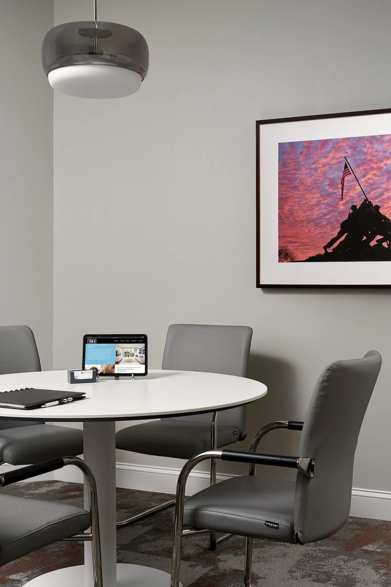 Inviting leasing office