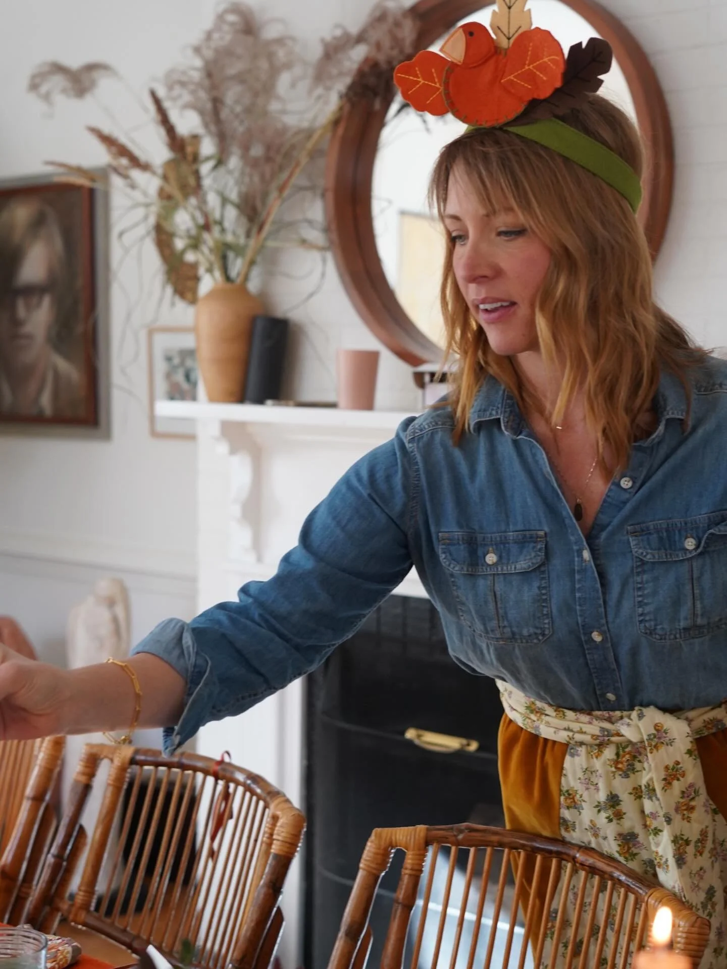 The only thing I make EVERY Thanksgiving. Triple it for a crowd and sip on it when the family conversation goes sideways. 🫠 Enjoy! 

Pomegranate Sangria: 🍷

1 bottle fruity red wine (I do a Zinfandel) 
2 cups pomegranate juice
1/2 cup brandy
1/2 cu