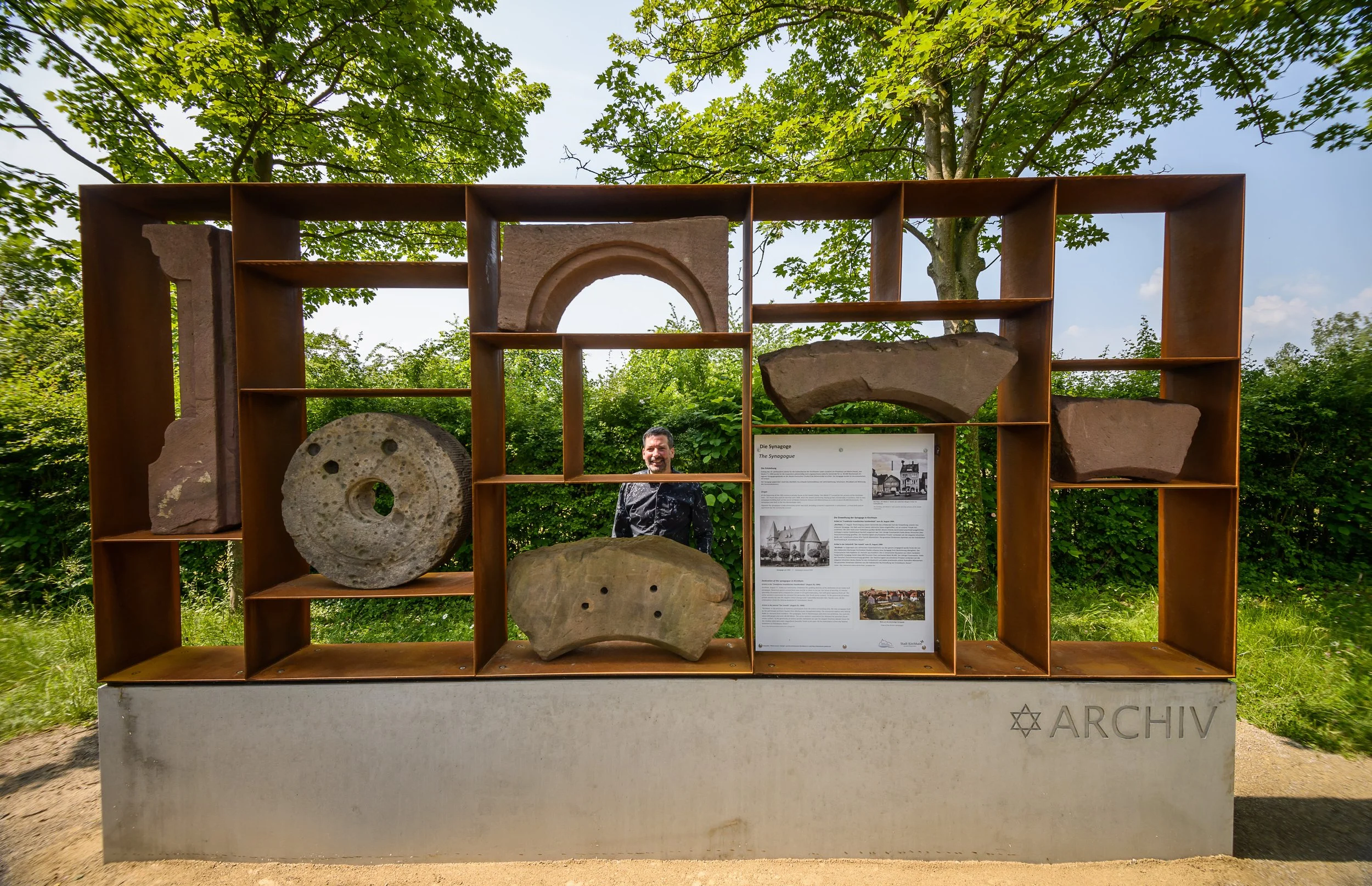 SR Mahnmal Kirchhain 03.jpg