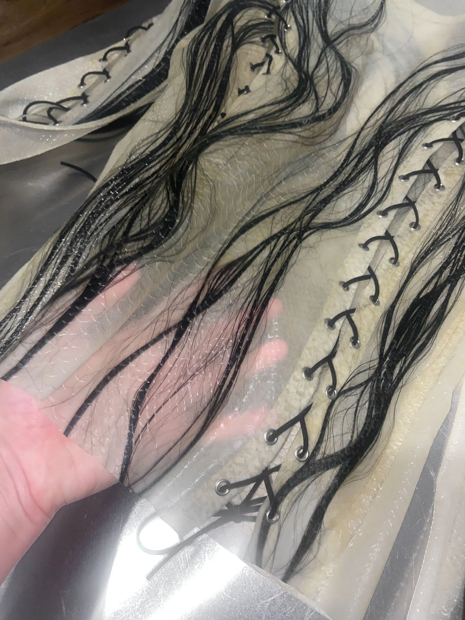 hair-embedded-translucent-snakeskin-latex-janine-grosche5.jpg