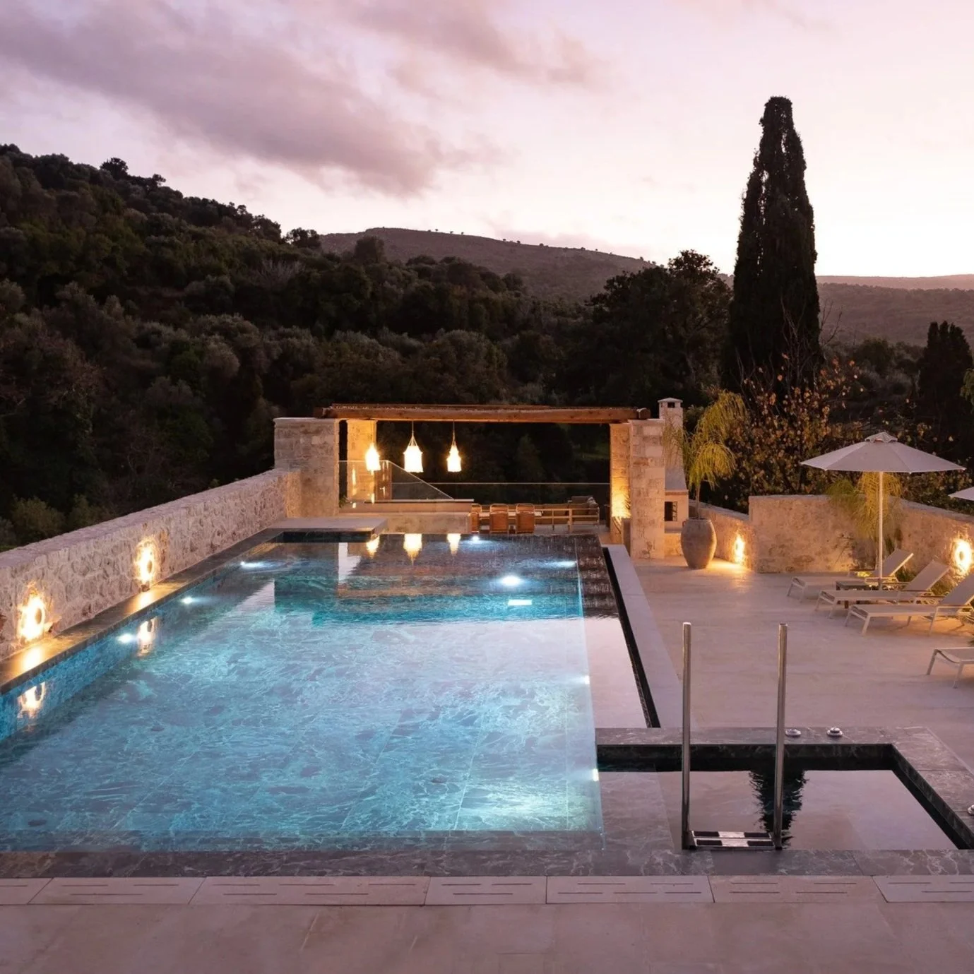 night-falls-on-the-swimming-pool.jpg