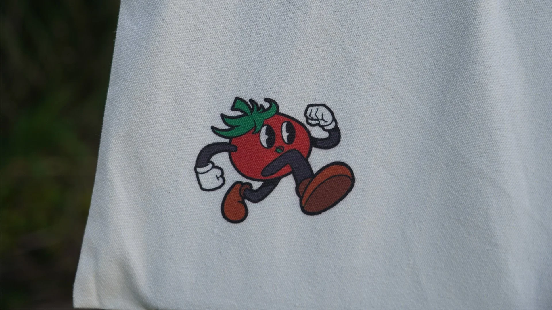 close-look-at-tote-bag.jpg