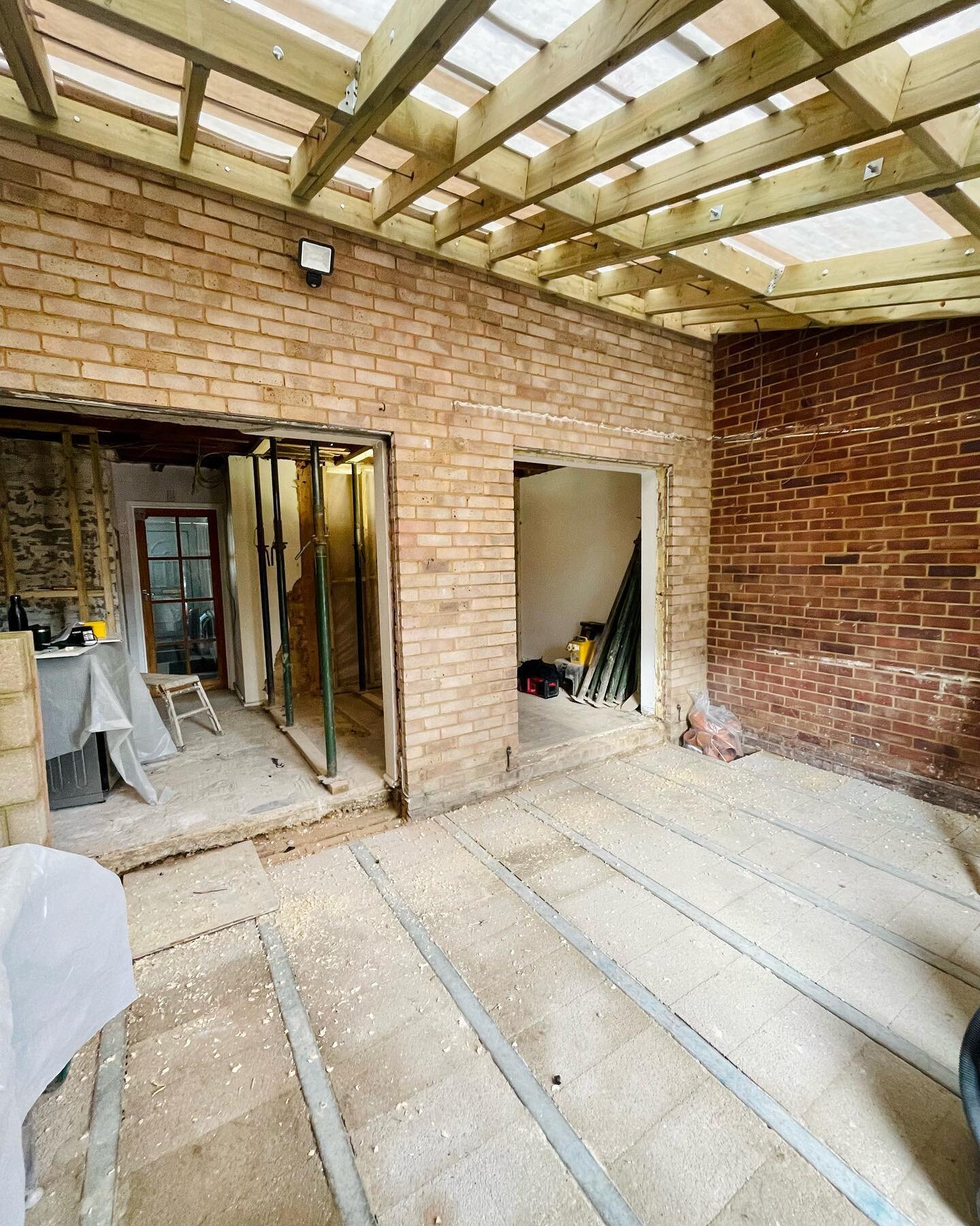 &bull;&bull; New job started this week. Open plan kitchen/diner in Stevenage ⚡️

#electric #electrician #electricianlife #spark #electrical #house #houserenovation #home #homesweethome #homerenovation #kichen #kitchendiner #openplanliving #openplan #