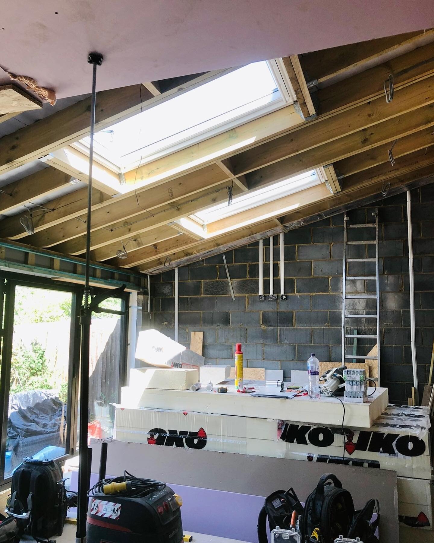 &bull;&bull; Another full refurb coming along nicely, excited to see the end results ⚡️

#electrical #electrician #engineering #electricalengineering #electronics #construction #electricianlife #technology #electricians #plumbing #electricity #electr