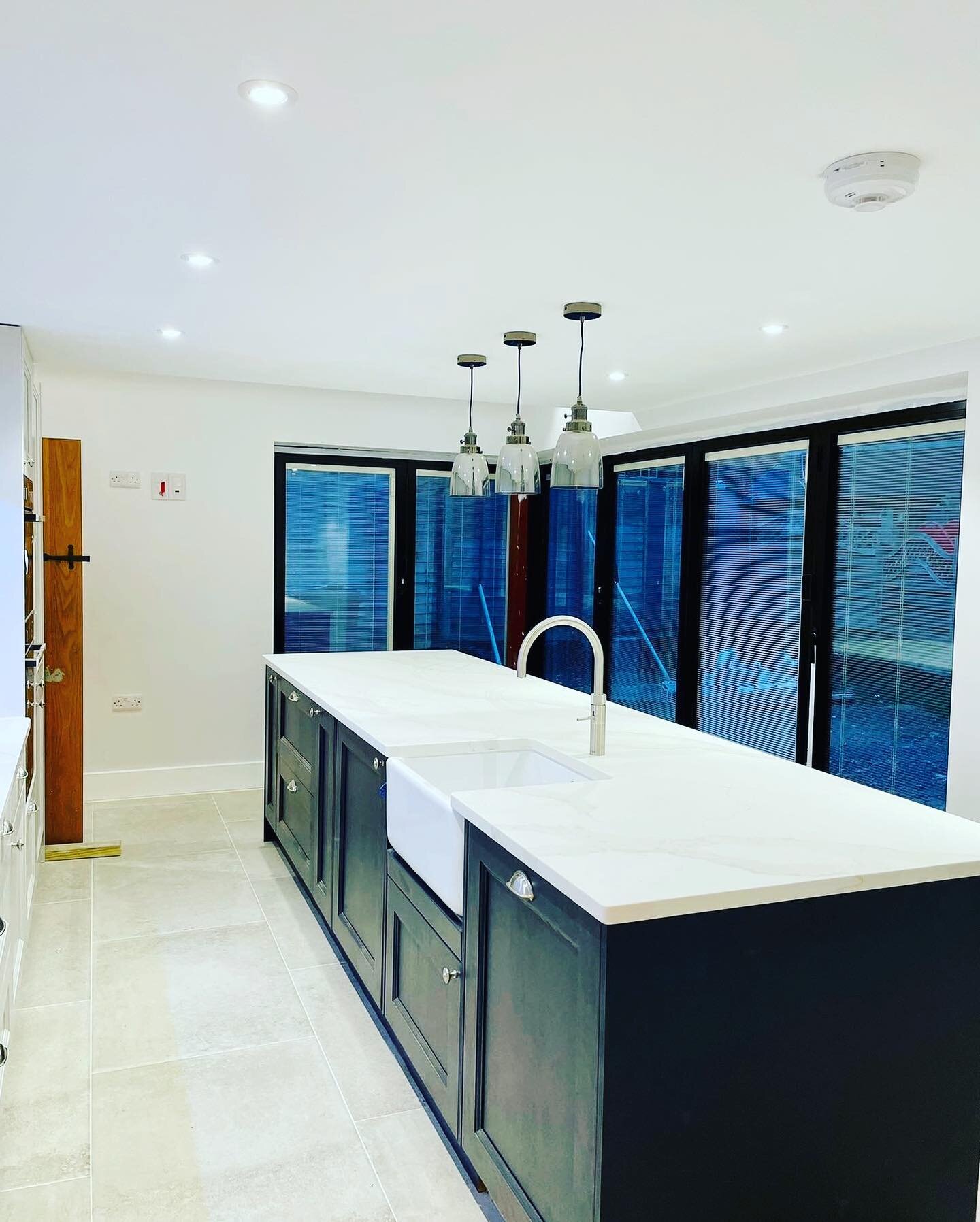 &bull;&bull; a few kitchens we&rsquo;ve been involved with recently ⚡️

#electrics #electrical #electrician #electricalengineering #spark #sparkylife⚡️ #sparkyofinstagram #kitchen #kitchendesign #socket #power #house #renovation #hertfordshire #steve
