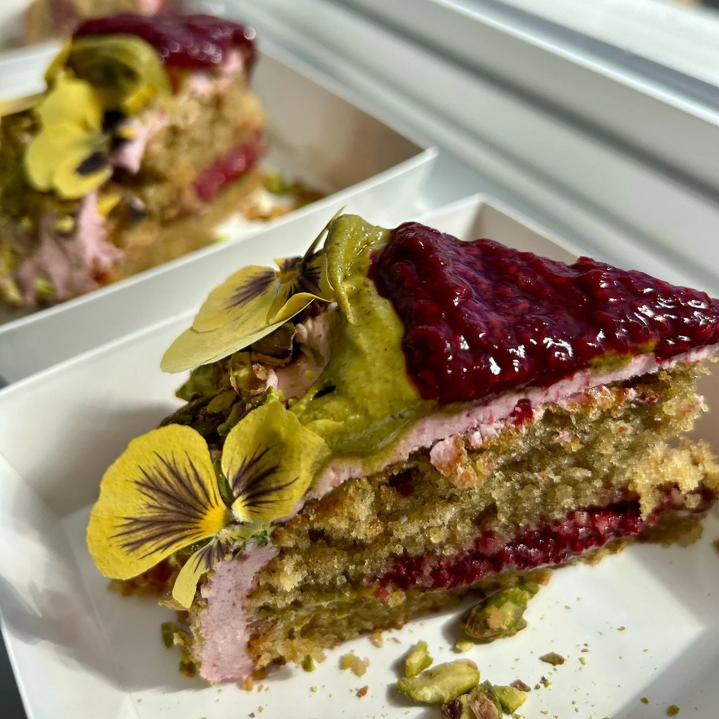 We&rsquo;re open today from 1pm &ndash; 6pm at 11186 Peggy&rsquo;s Cove Rd 🤗💗✨ with freshly baked gluten free goods. 

💚 Today&rsquo;s Menu 💚
	1.	GF Pistachio Raspberry Cake 🎂
	2.	GF Coffee Latte Muffins with Chocolate-Dipped Chia Seed Topping ?