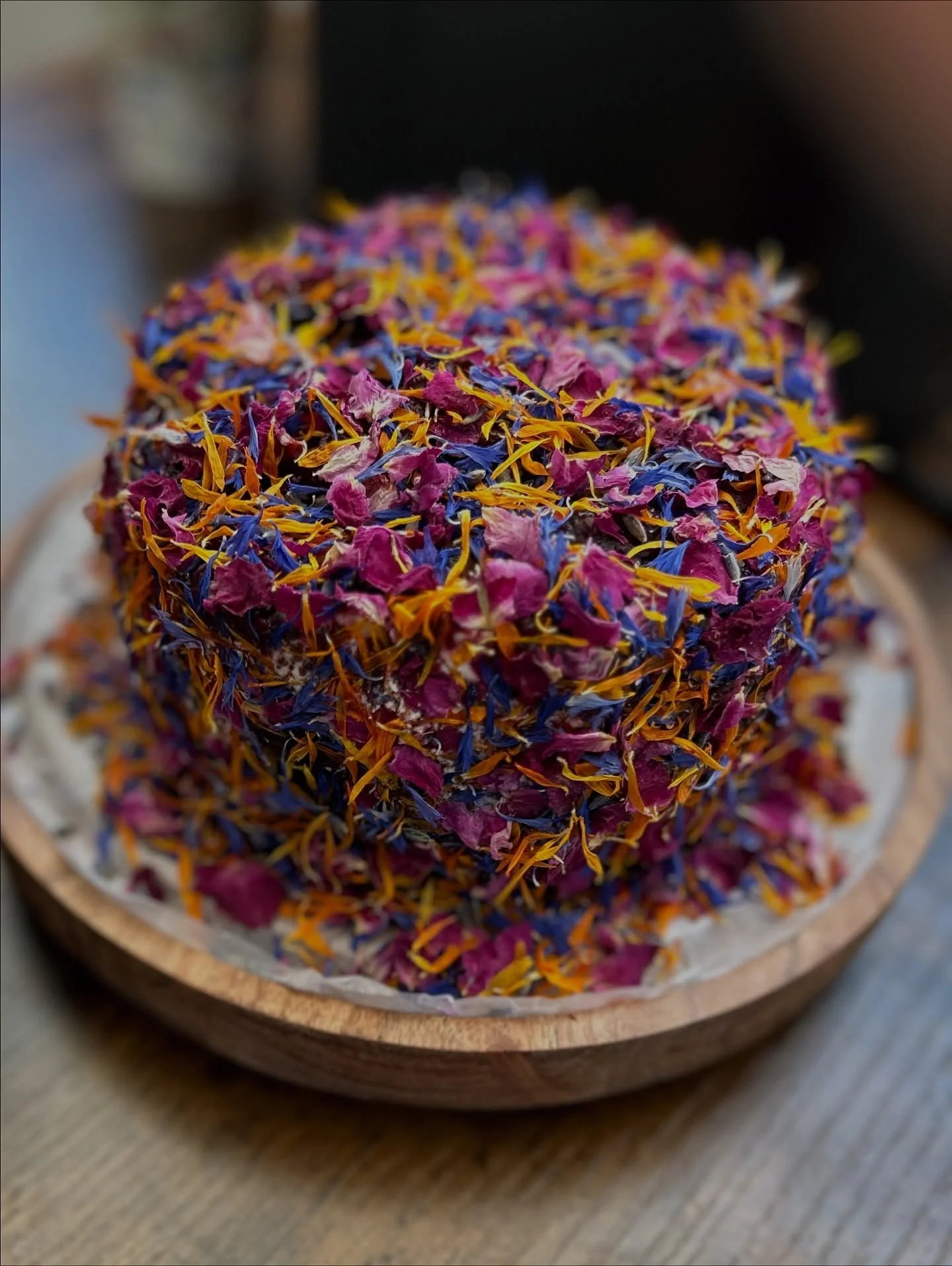 We are open tomorrow, Thursday, October 30th, 1&ndash;6pm 
11186 Peggy&rsquo;s Cove Rd. 🌿. 
Our edible floral confetti topping is back in stock 🌼🪻🌸 plus fresh gluten-free baked treats 🤗. #boutiqueeatery #edibleflowers #halifaxlocal #halifaxeats 