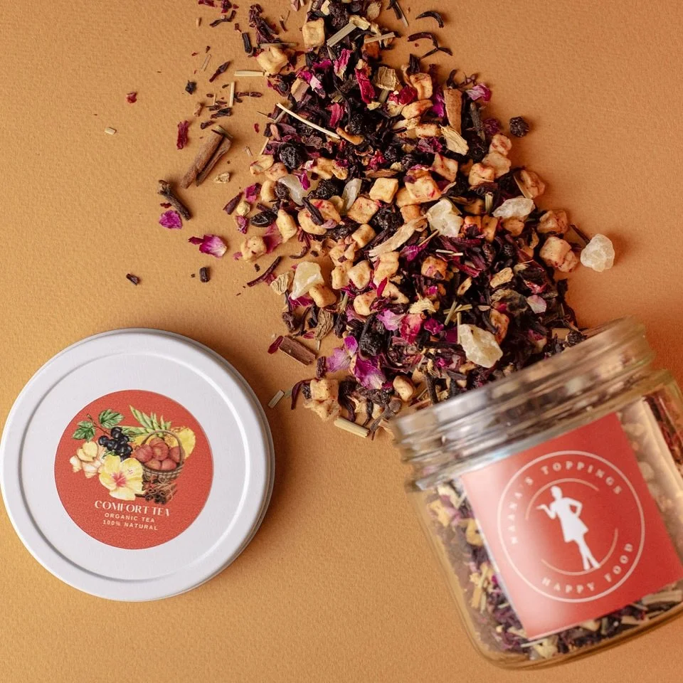 We&rsquo;ll be at the Halifax Brewery Market tomorrow, Saturday, November 1st, from 8am &ndash; 1pm in the Upper Courtyard! 🥃☕️🌺🫚🍎🍍🌹✨
Our beloved Comfort Tea is back in stock &mdash; perfect for cozy fall days and the winter season ahead, wheth