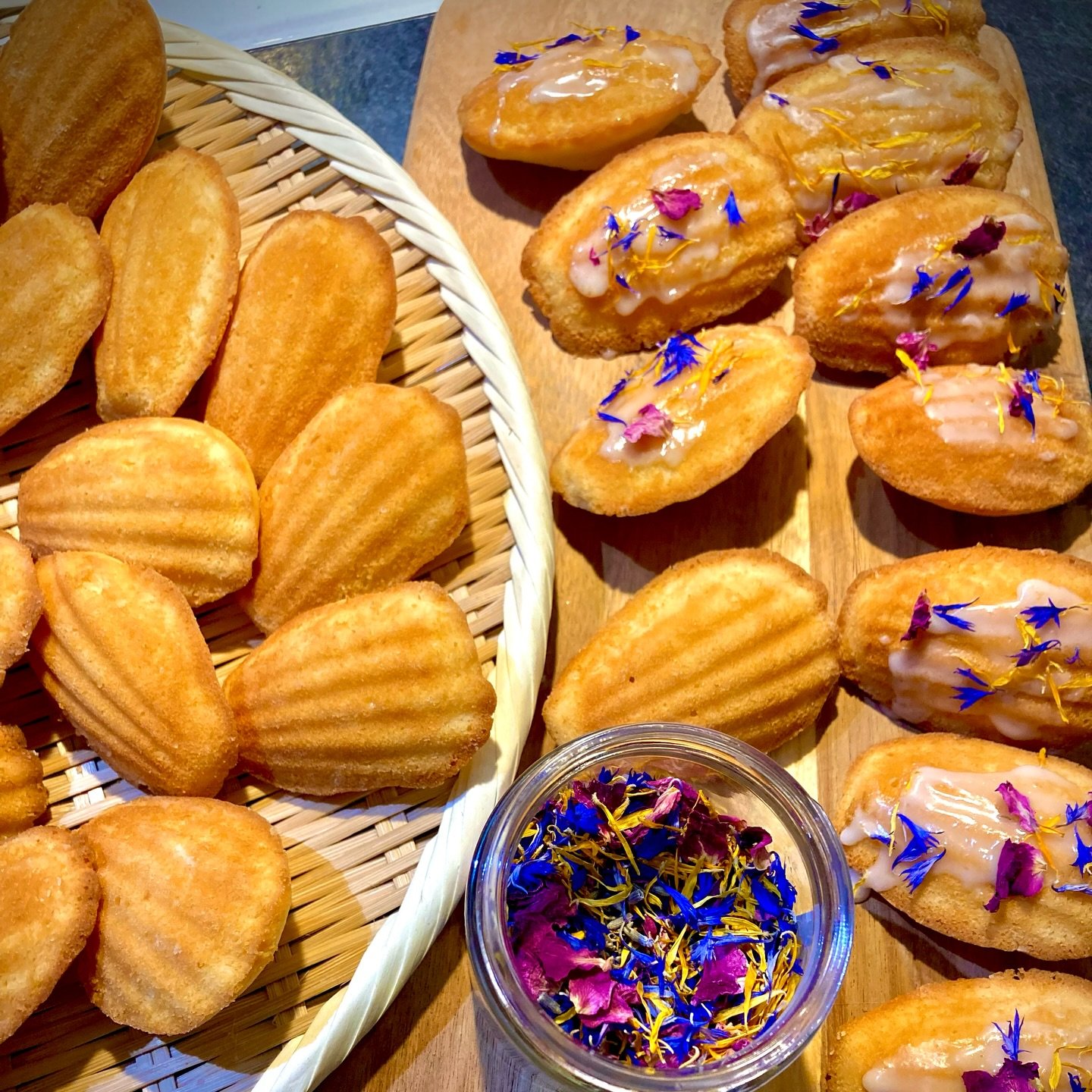 This beautiful photo is from one of our very lovely customers, who sprinkled our Crushed Edible Floral Confetti on her Madeleines &mdash; absolutely stunning! 💗💙💛
Thank you so much for sharing this gorgeous photo with us, and we&rsquo;re so happy 