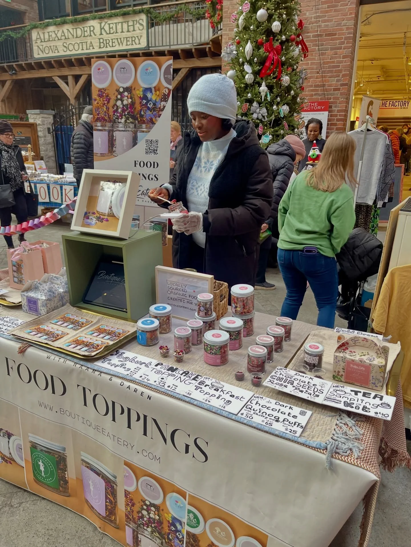 Thank you so much to our very dear customers ❤️ and friends ❤️ &mdash; we are extremely grateful for your continued support and for supporting our innovative food toppings. Our interactions with you are the highlight of our day 🤗. #boutiqueeatery 

