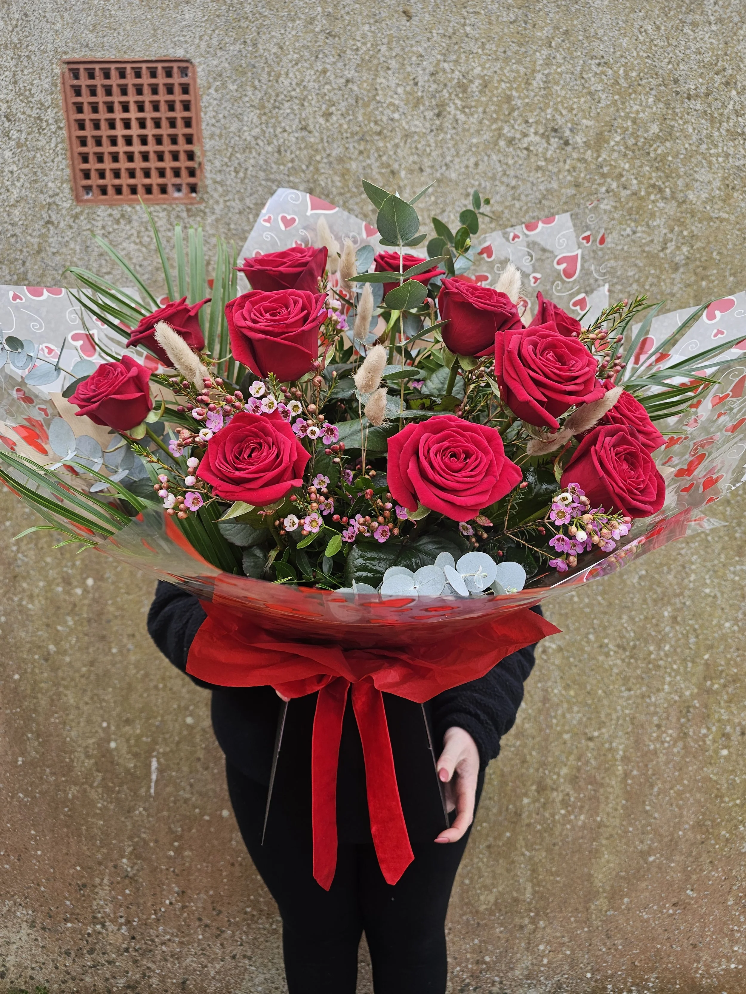 Classic - A Dozen Red Roses