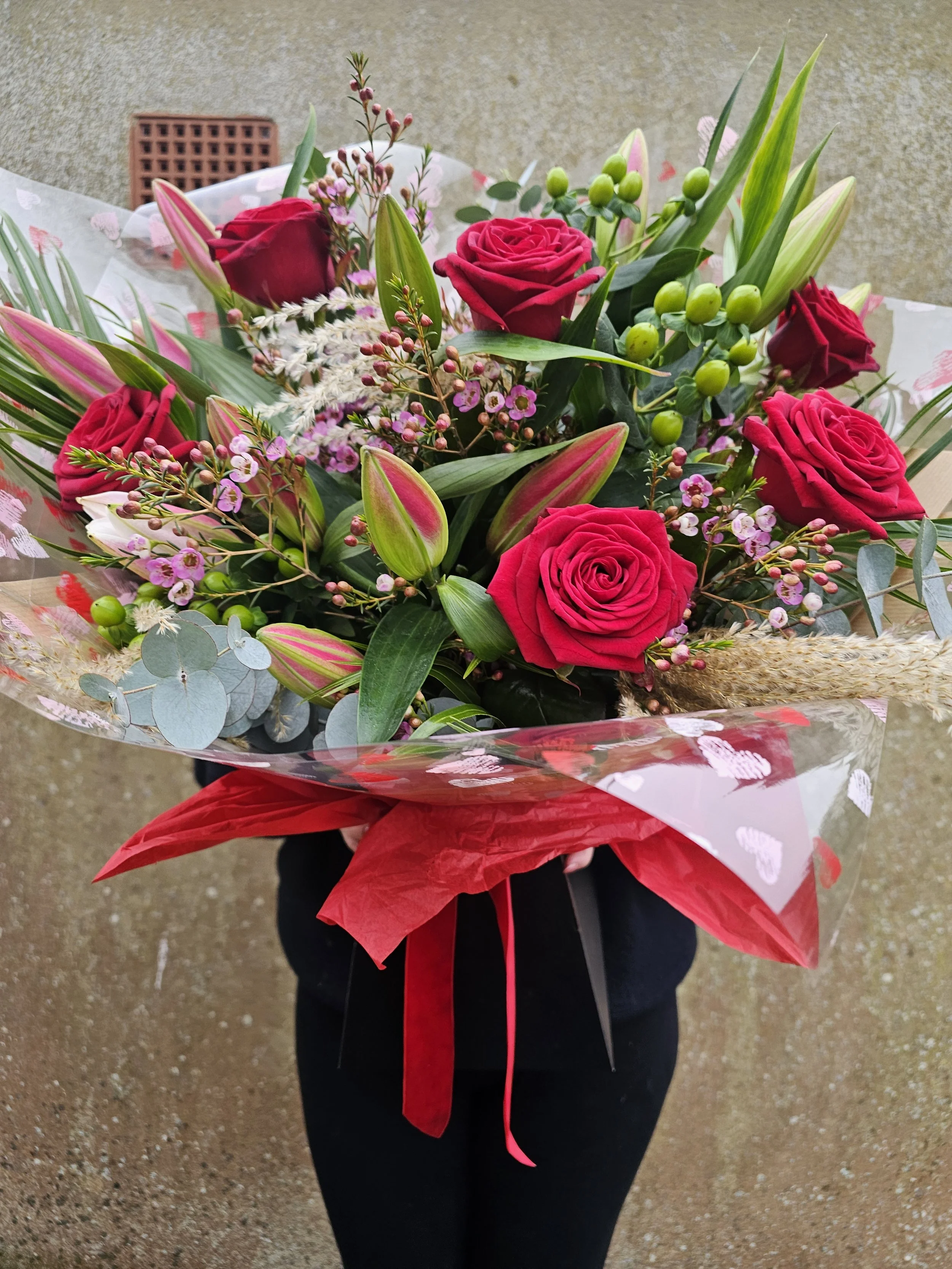 Roses and lilies bouquet