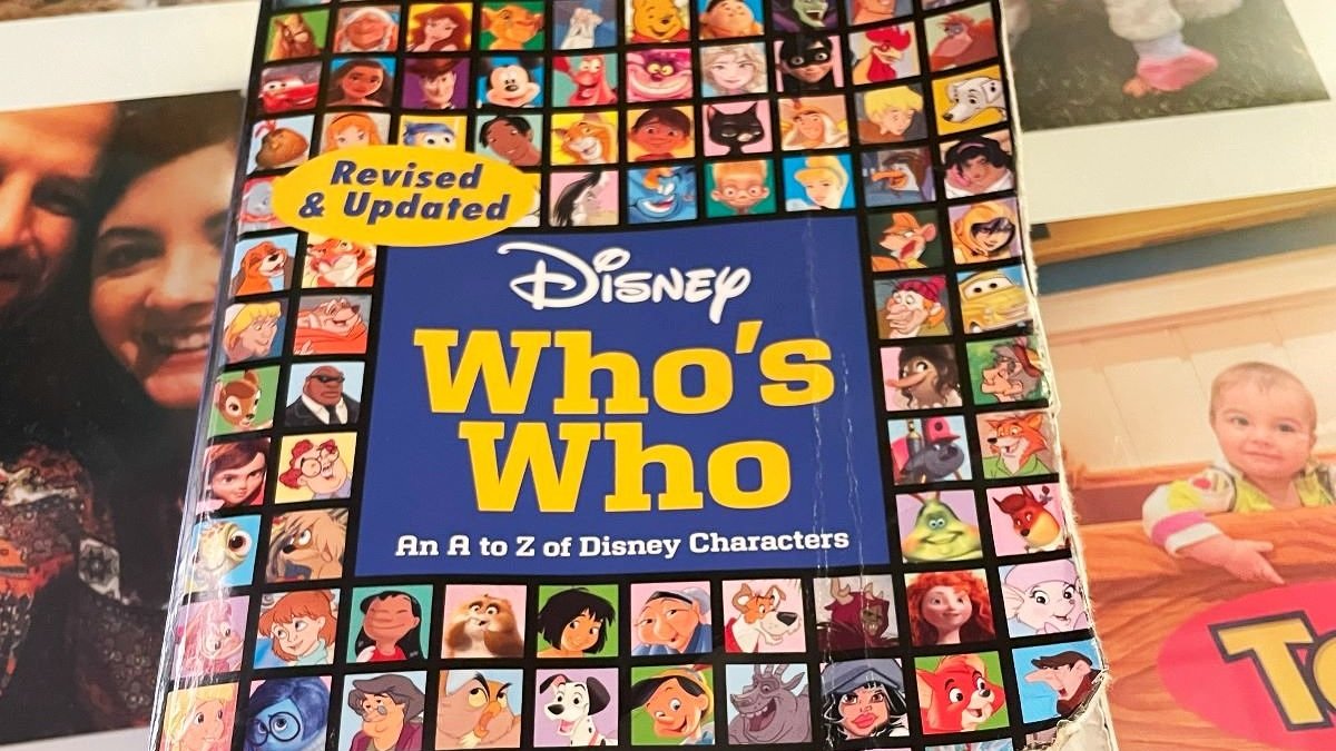 The Best Disney Autograph Book For Character Interactions