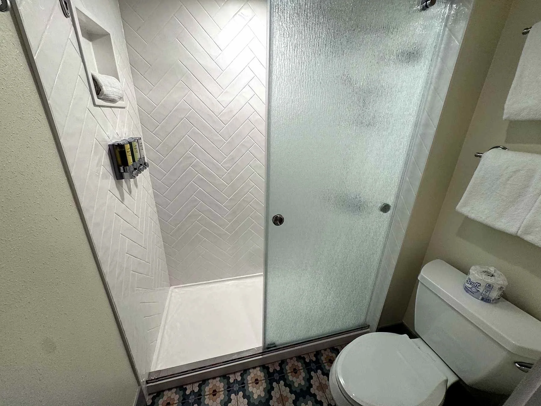 POFQ Shower