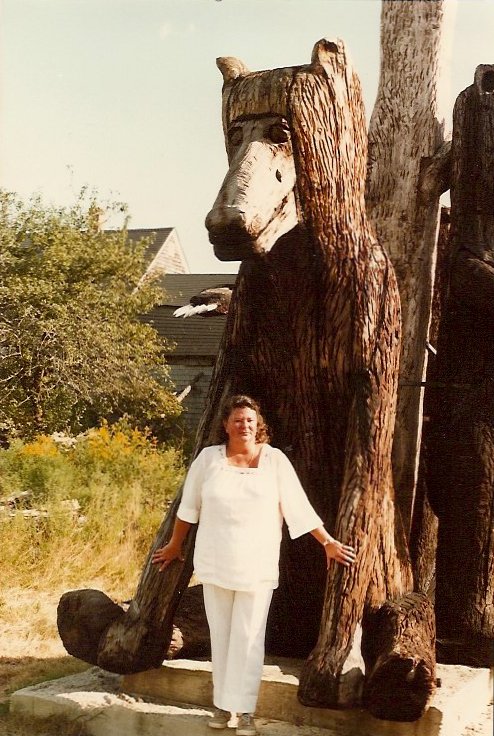 Helen with Five Bears, 1983.jpg