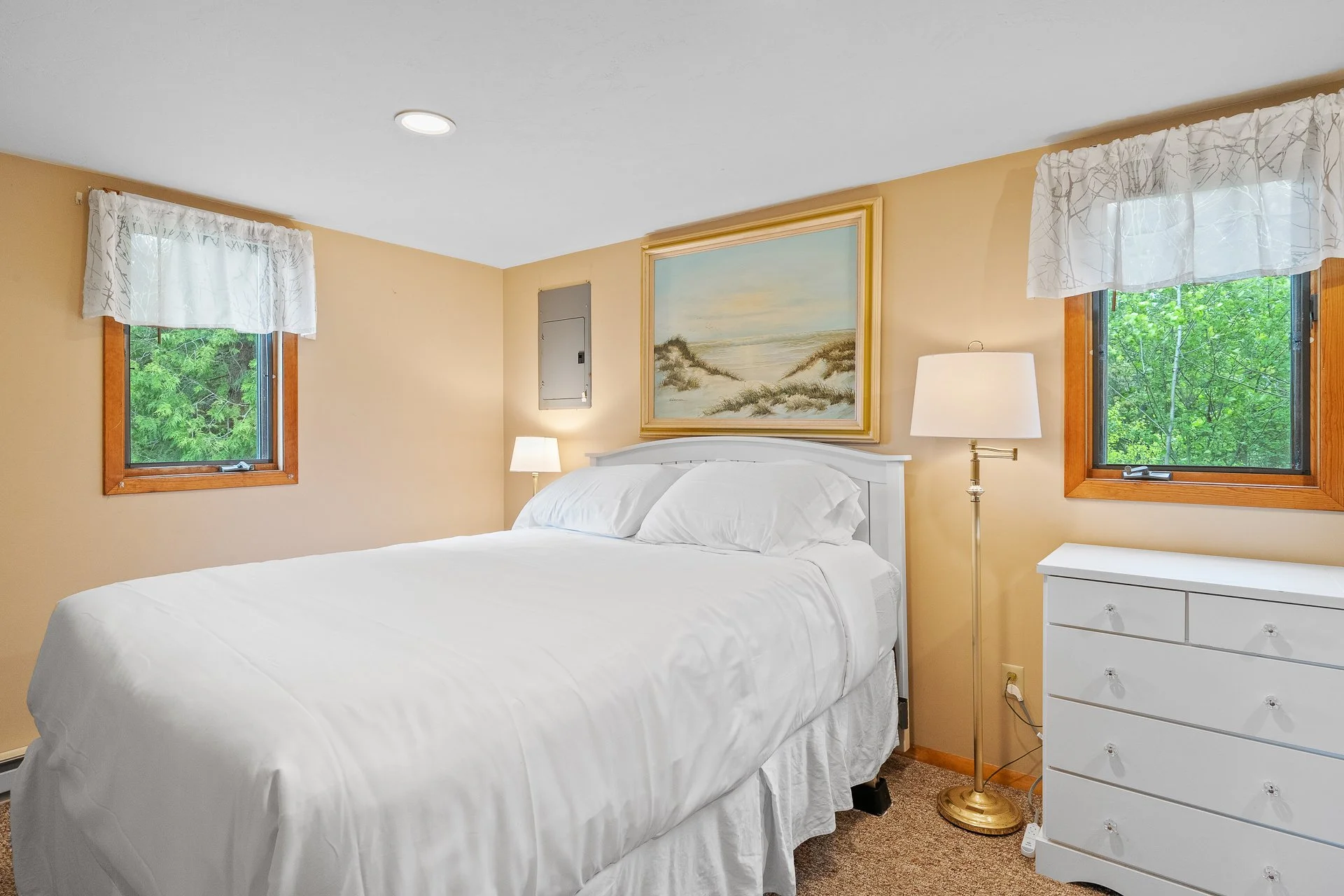 20240522-_LCR5775 bedroom.jpg