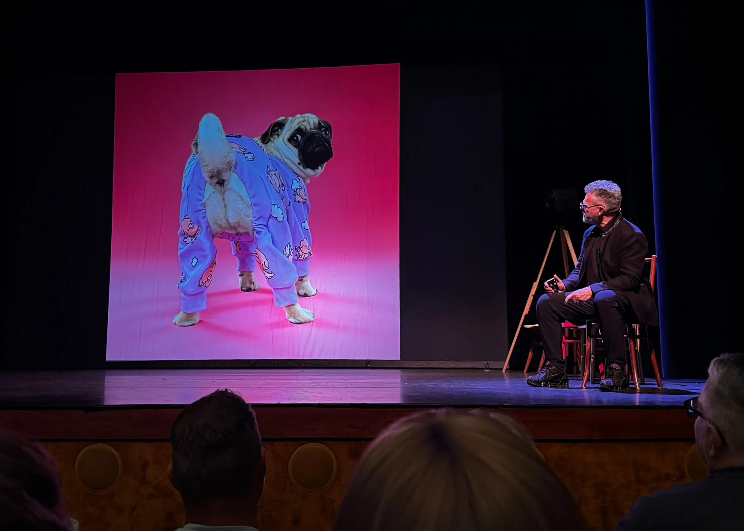Kimbeley Jongen's work on stage during William Rutten's theater performance