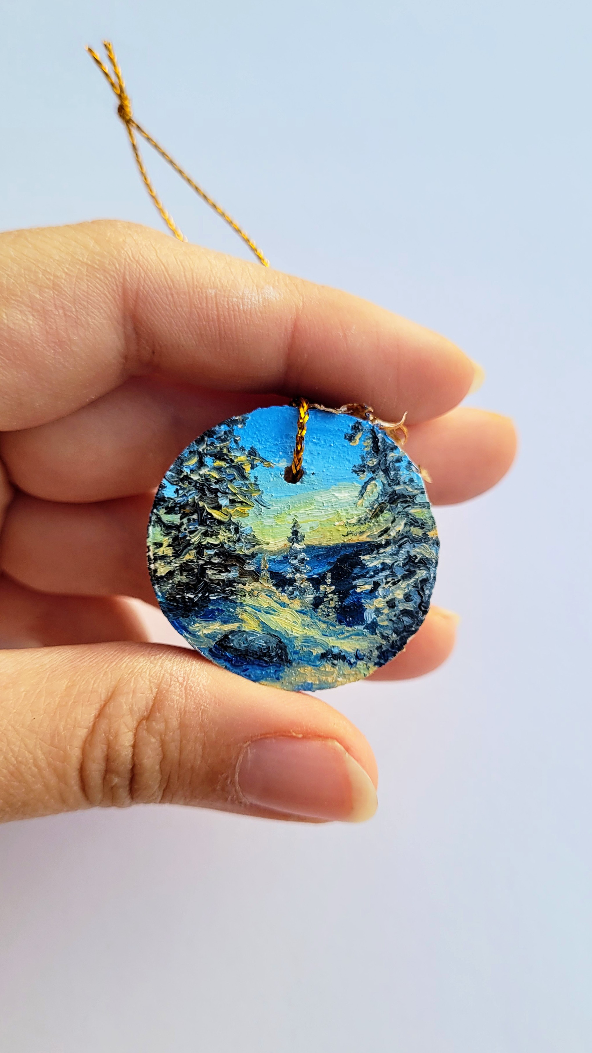 holding-winter-wonderland-sunrise.png