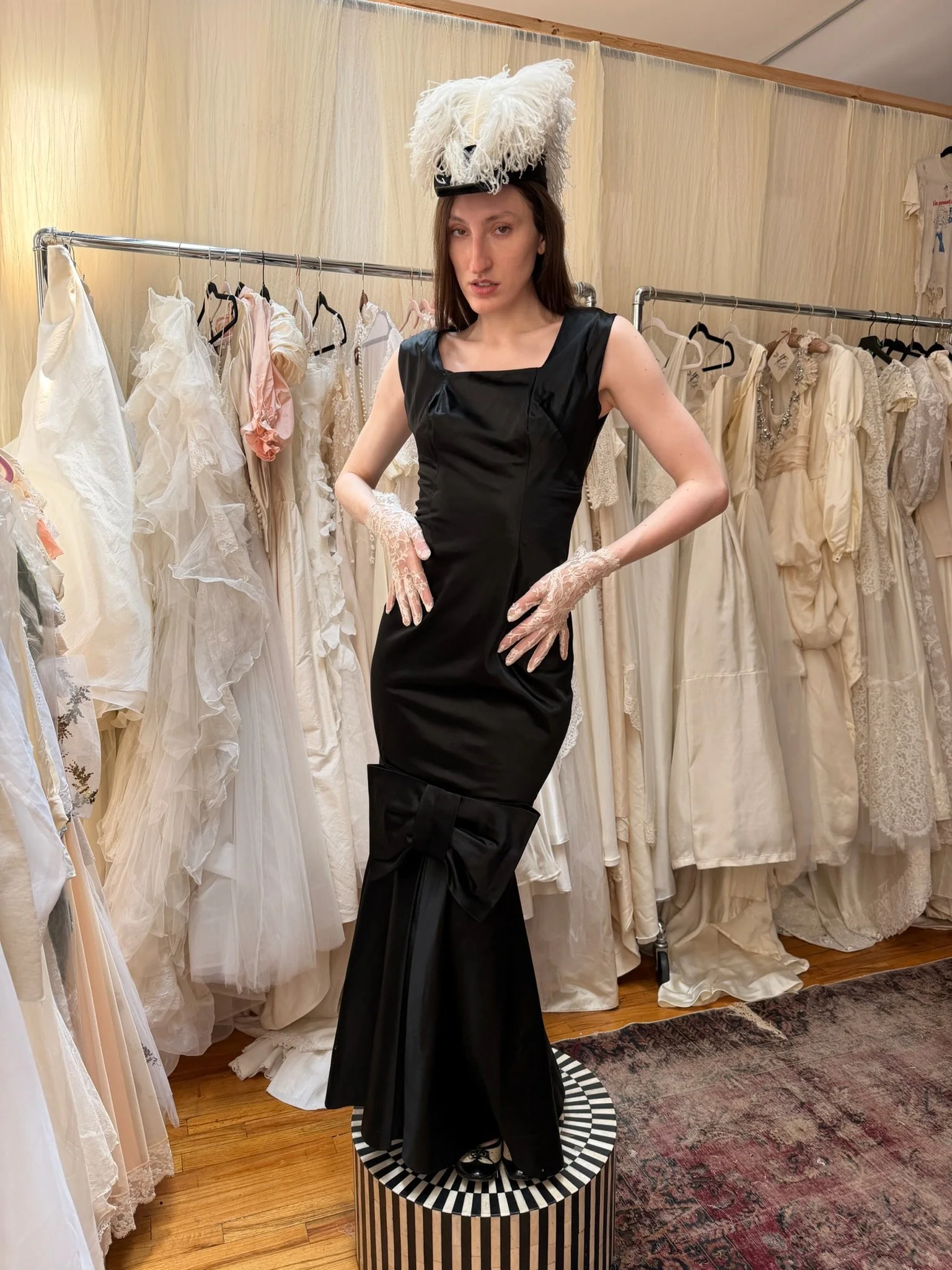 40s structured satin wiggle gown (XS-S)