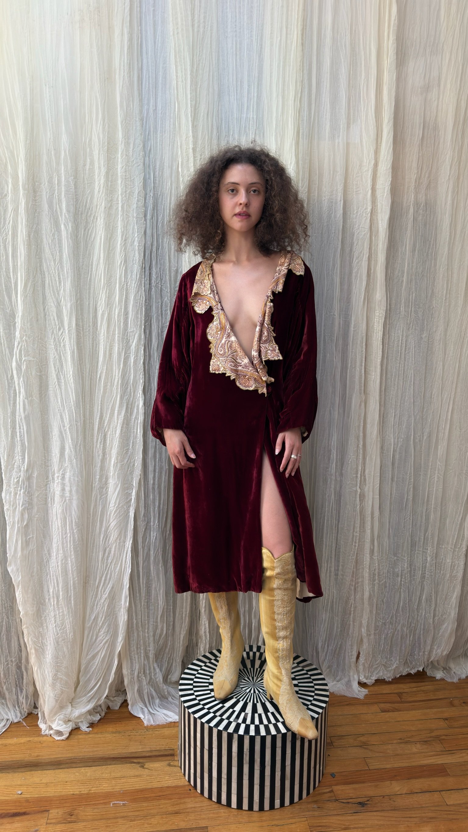 1920s lord and taylor ruby silk velvet opera coat (XS-M)