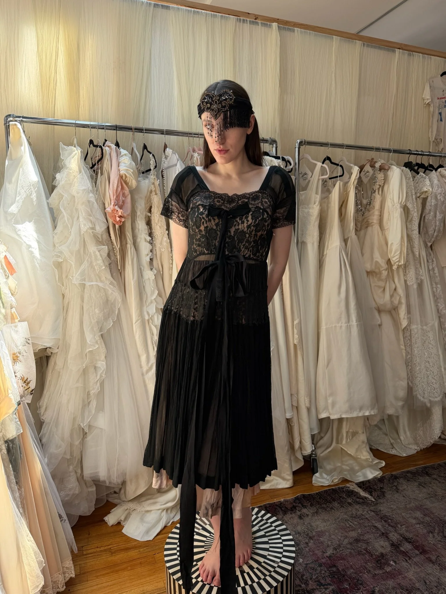 1940s black lace dress (XS-S)