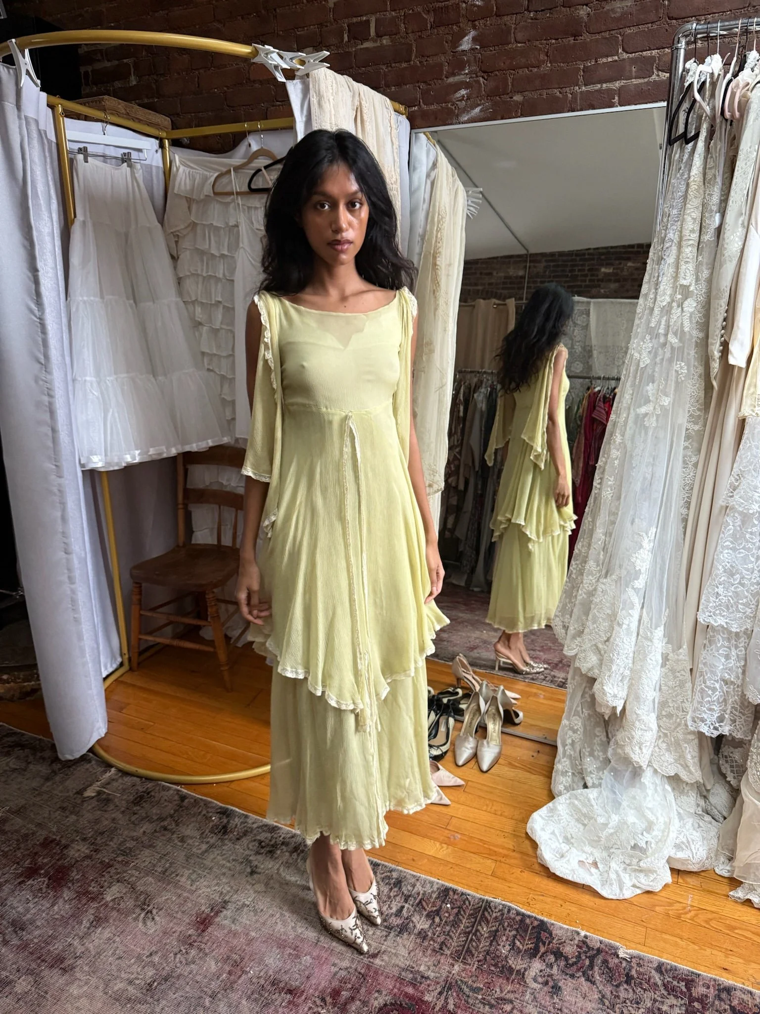 1920/30s chartreuse crinkled silk chiffon layered gown (XXS)